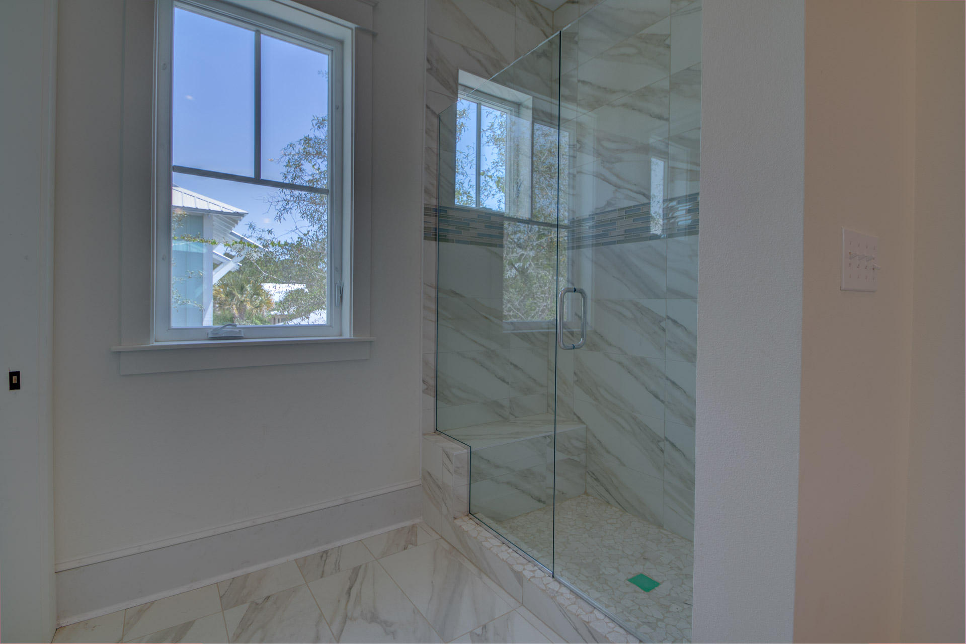 COTTAGES AT EASTERN LAKE - Residential