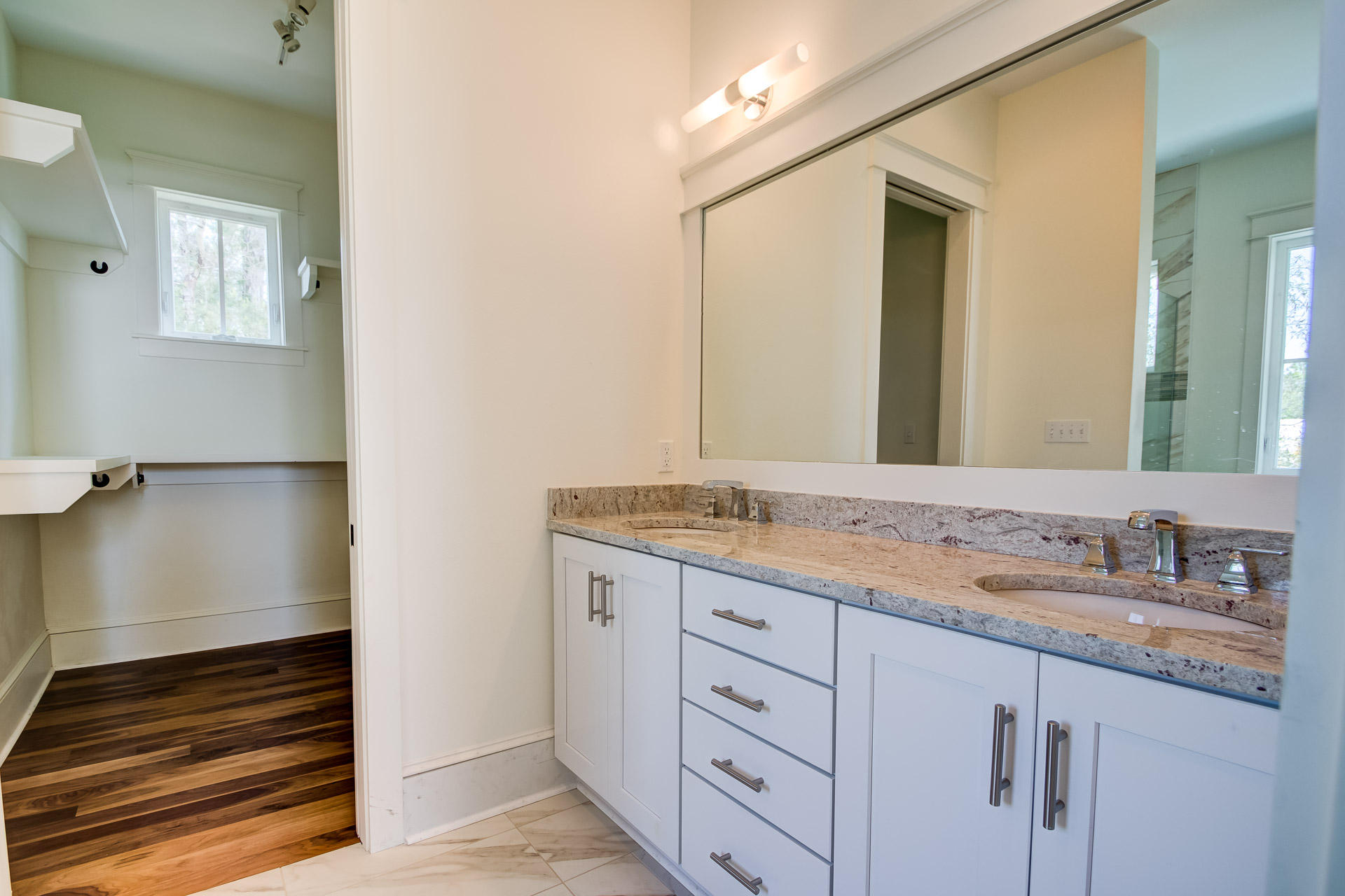 COTTAGES AT EASTERN LAKE - Residential