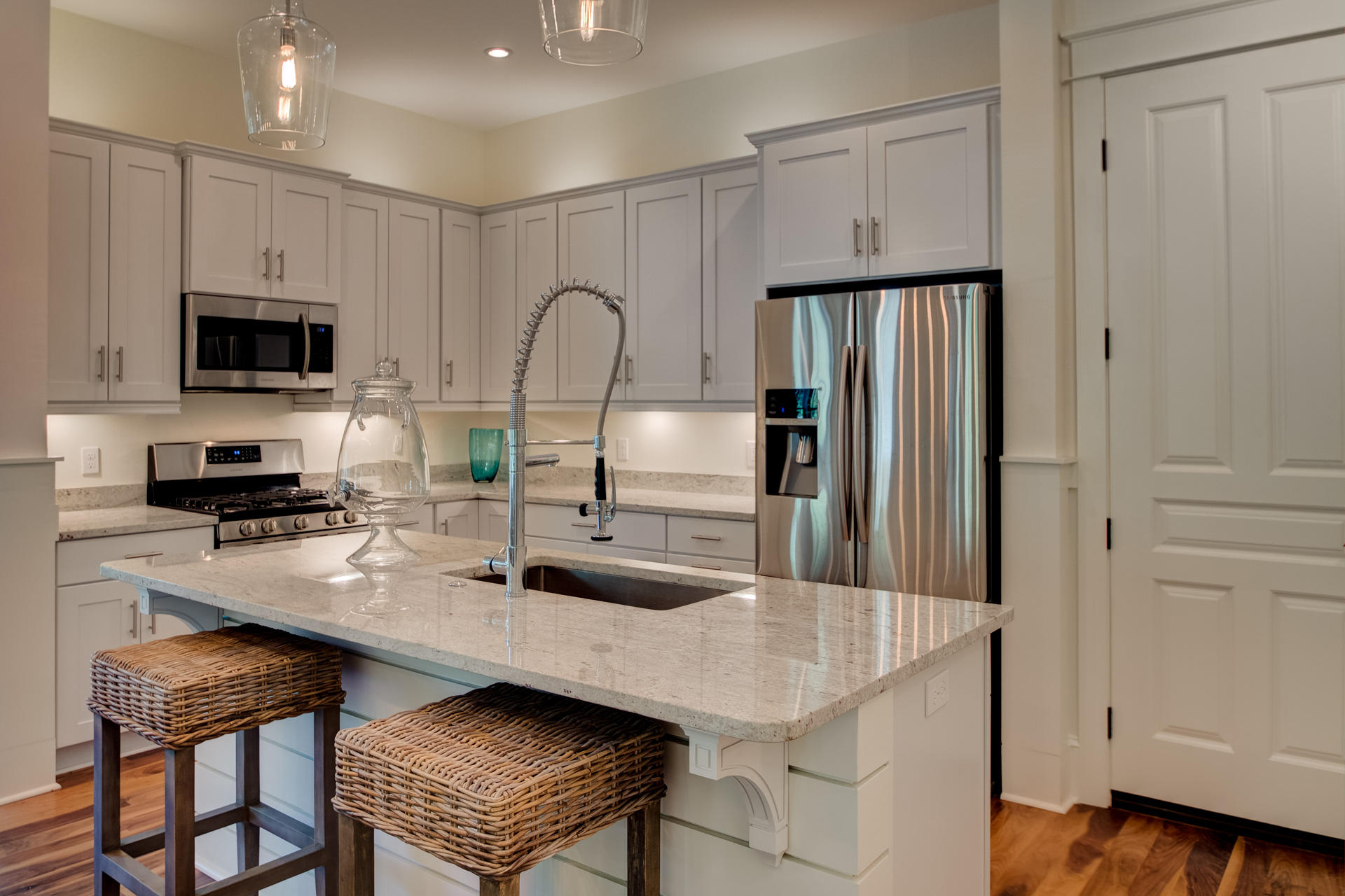 COTTAGES AT EASTERN LAKE - Residential