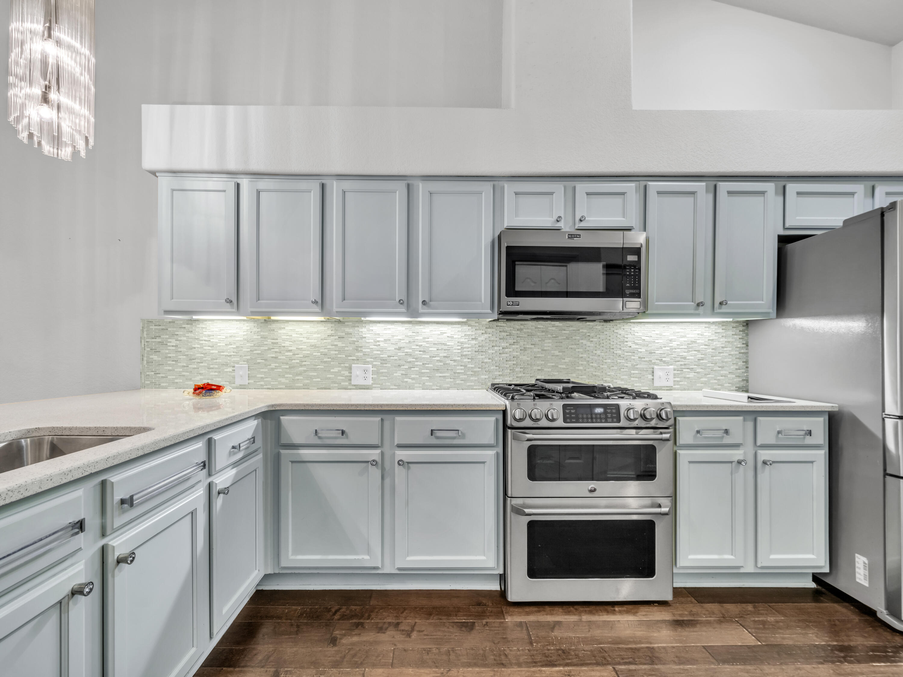 DIAMOND LAKES - Residential