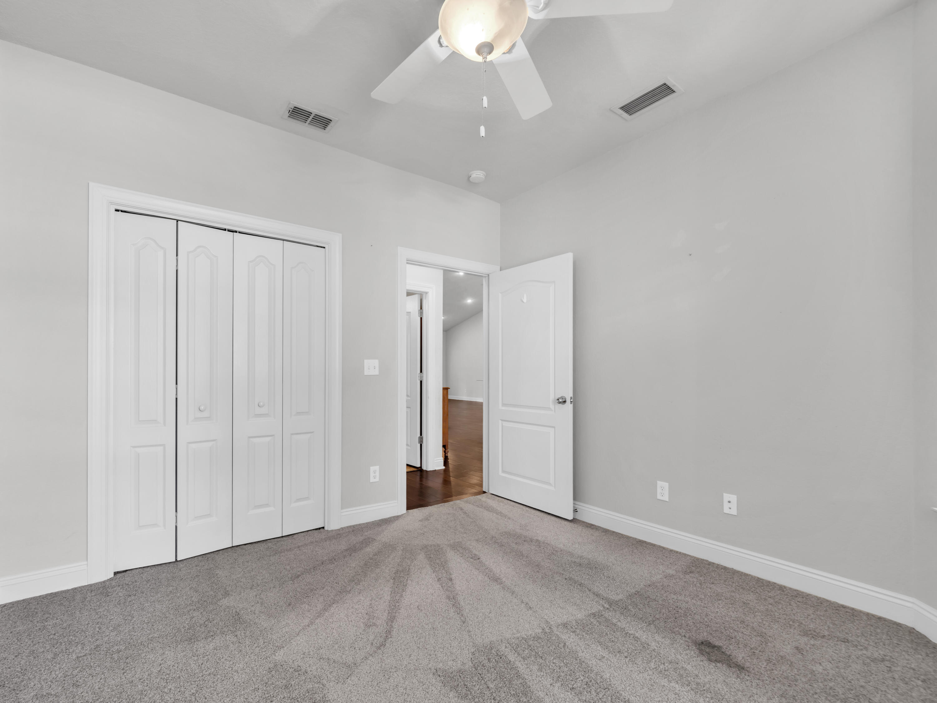 DIAMOND LAKES - Residential
