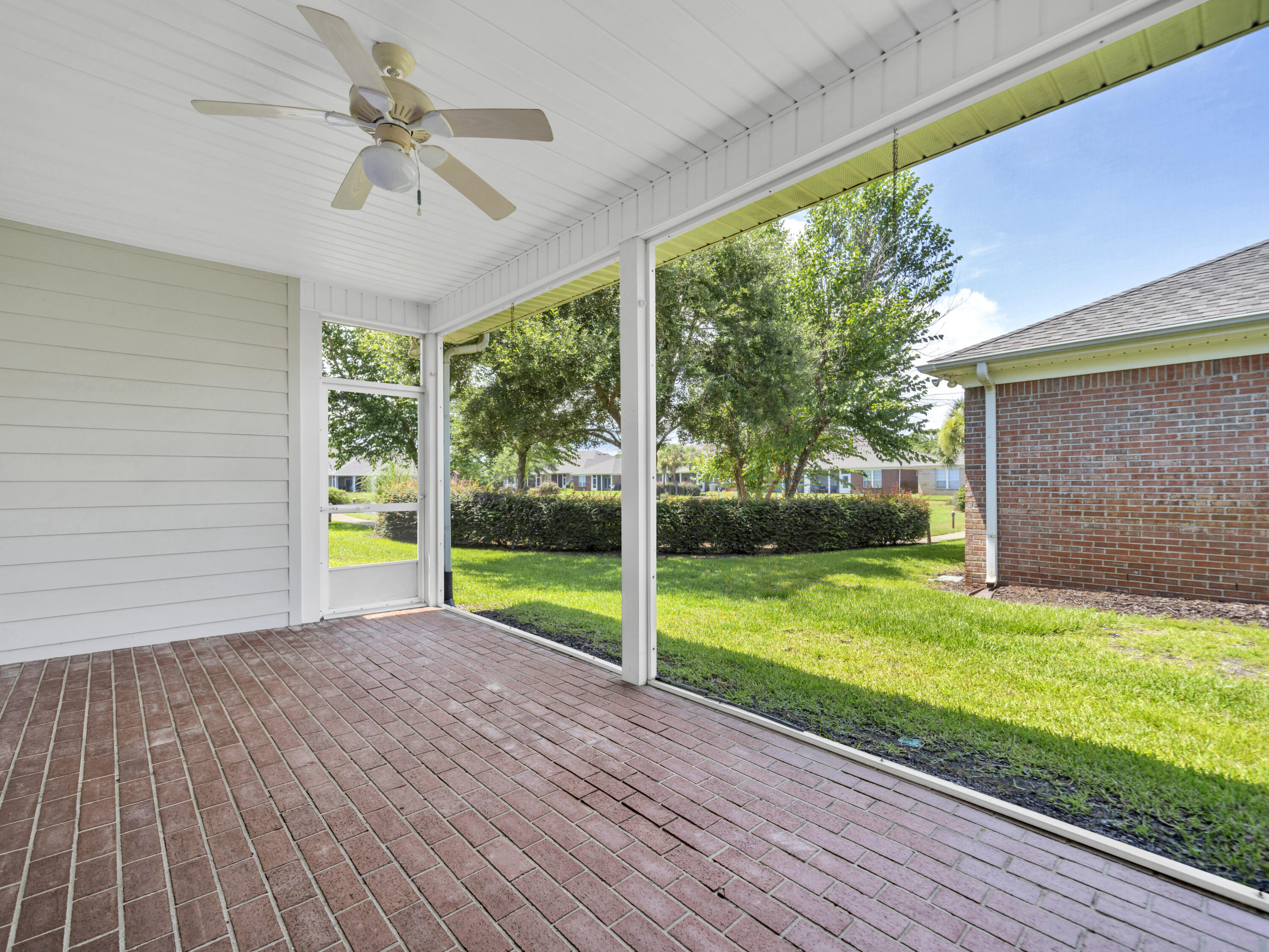 DIAMOND LAKES - Residential