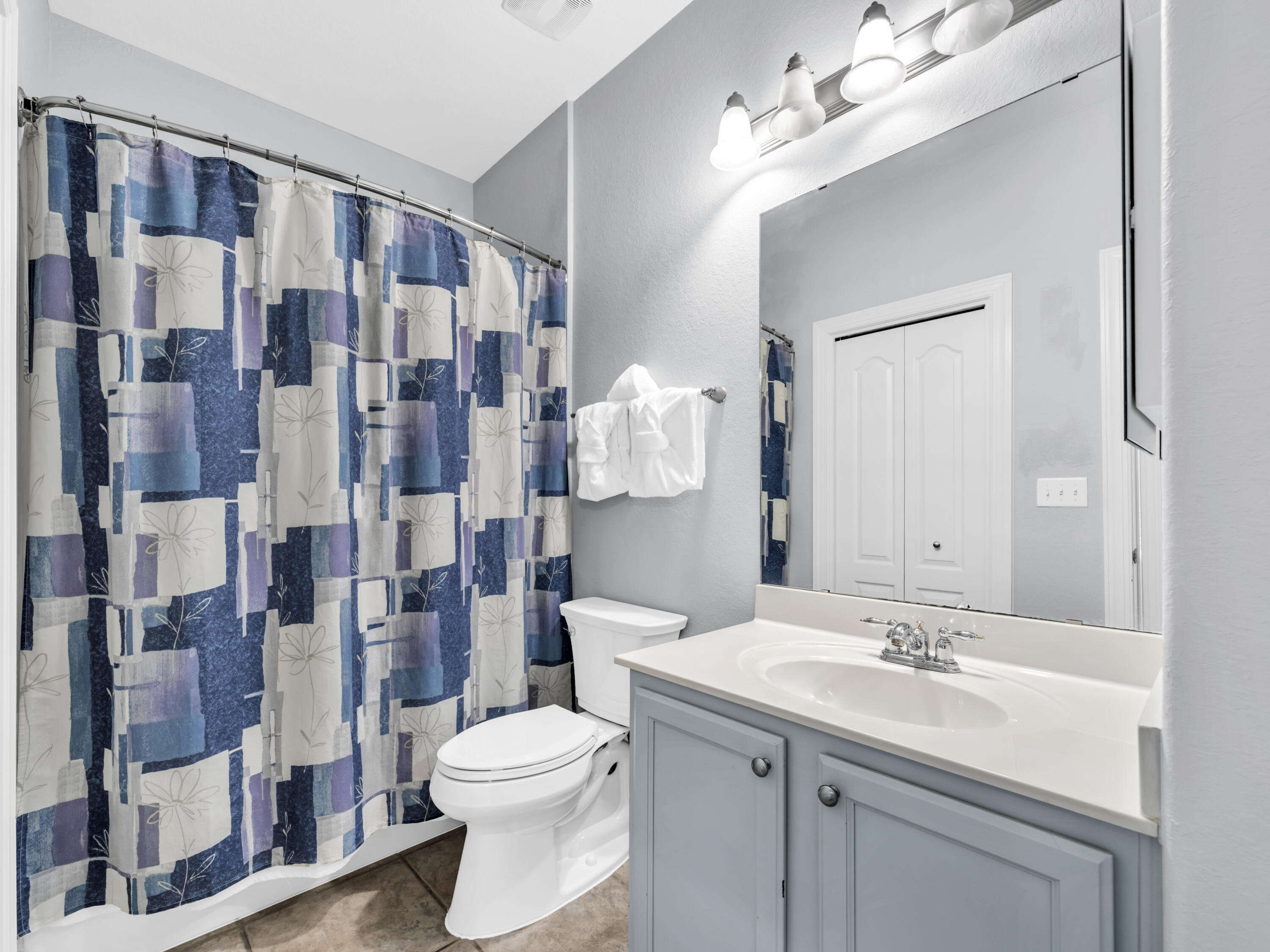 DIAMOND LAKES - Residential