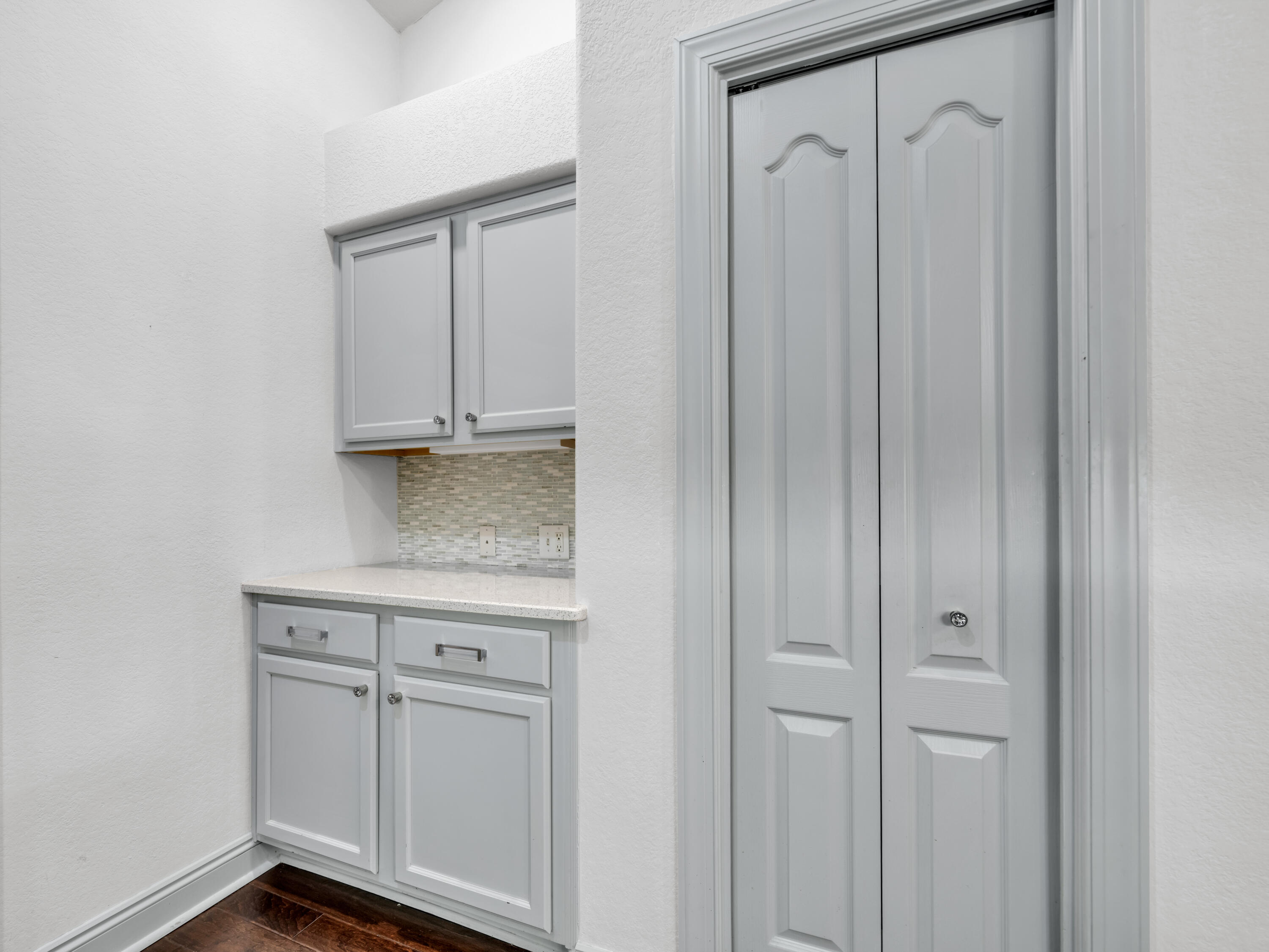 DIAMOND LAKES - Residential