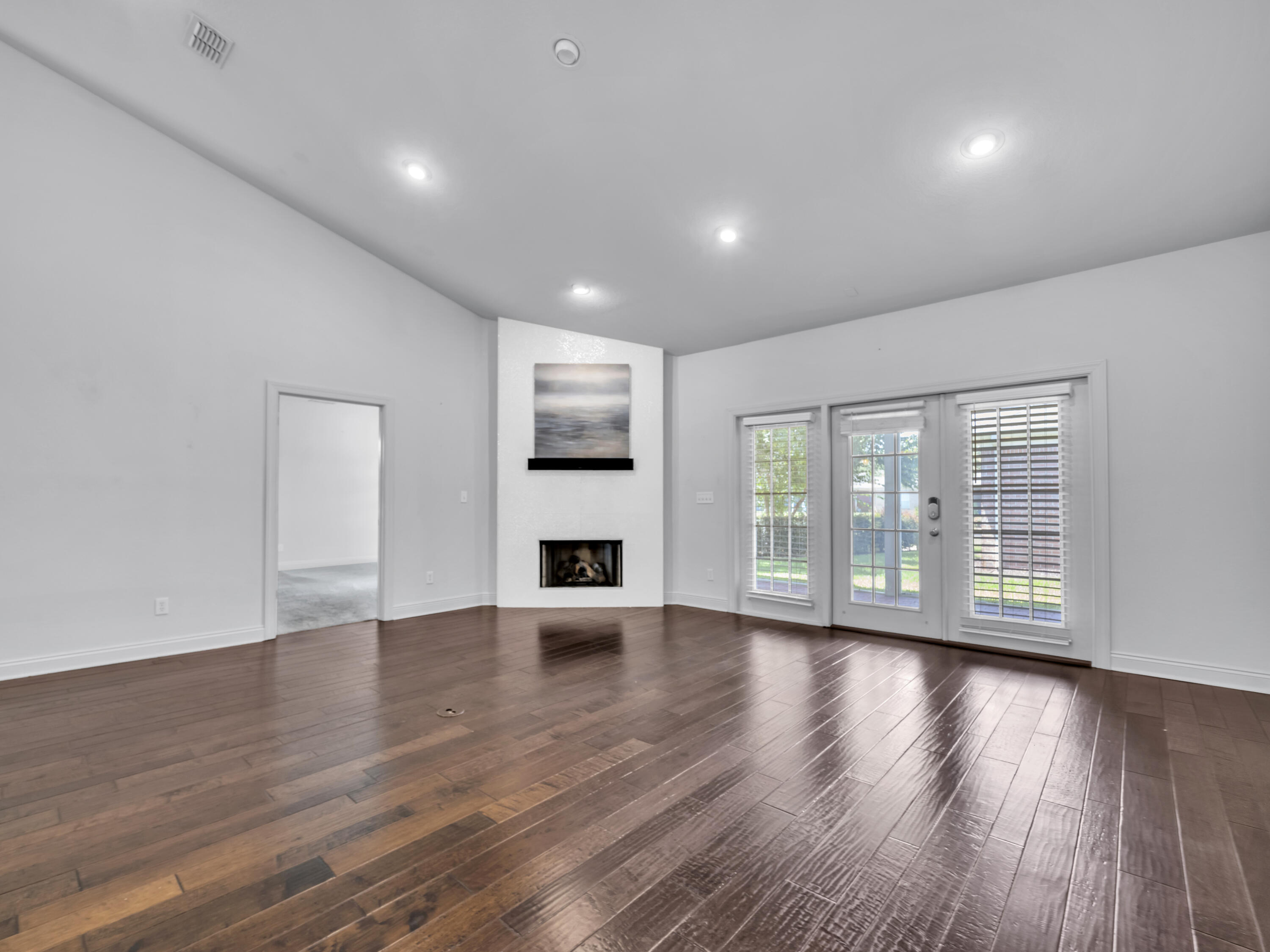 DIAMOND LAKES - Residential