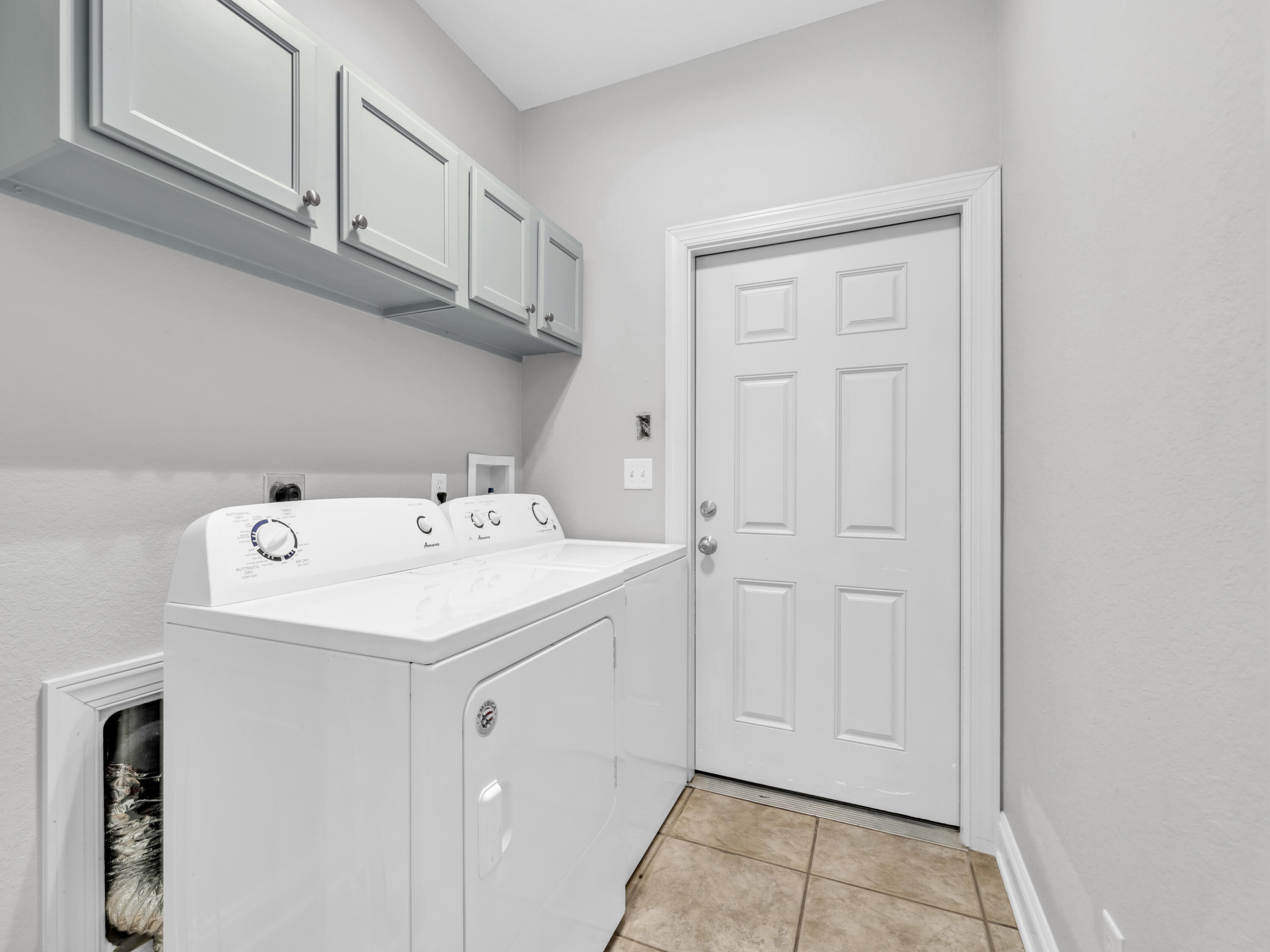 DIAMOND LAKES - Residential
