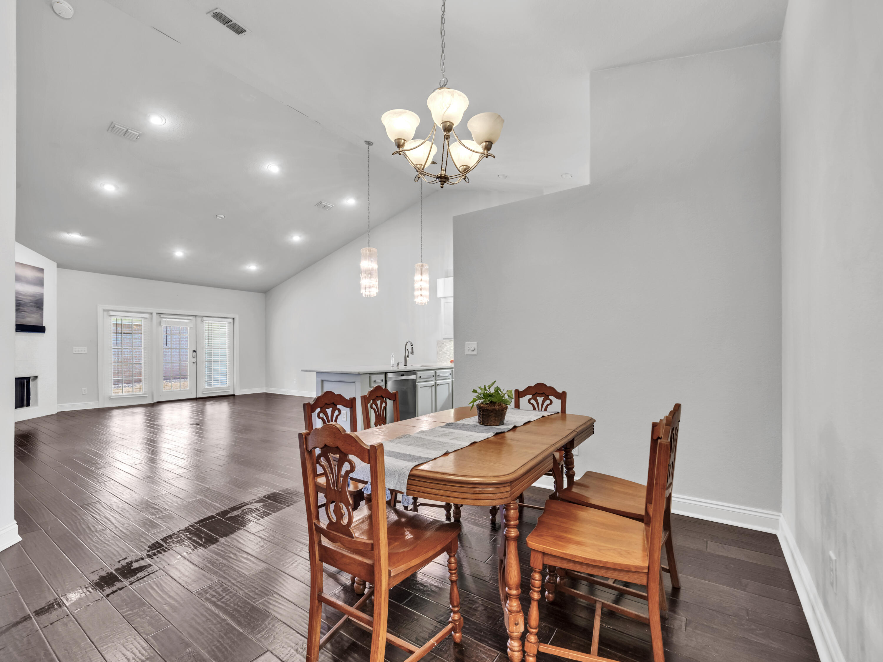 DIAMOND LAKES - Residential