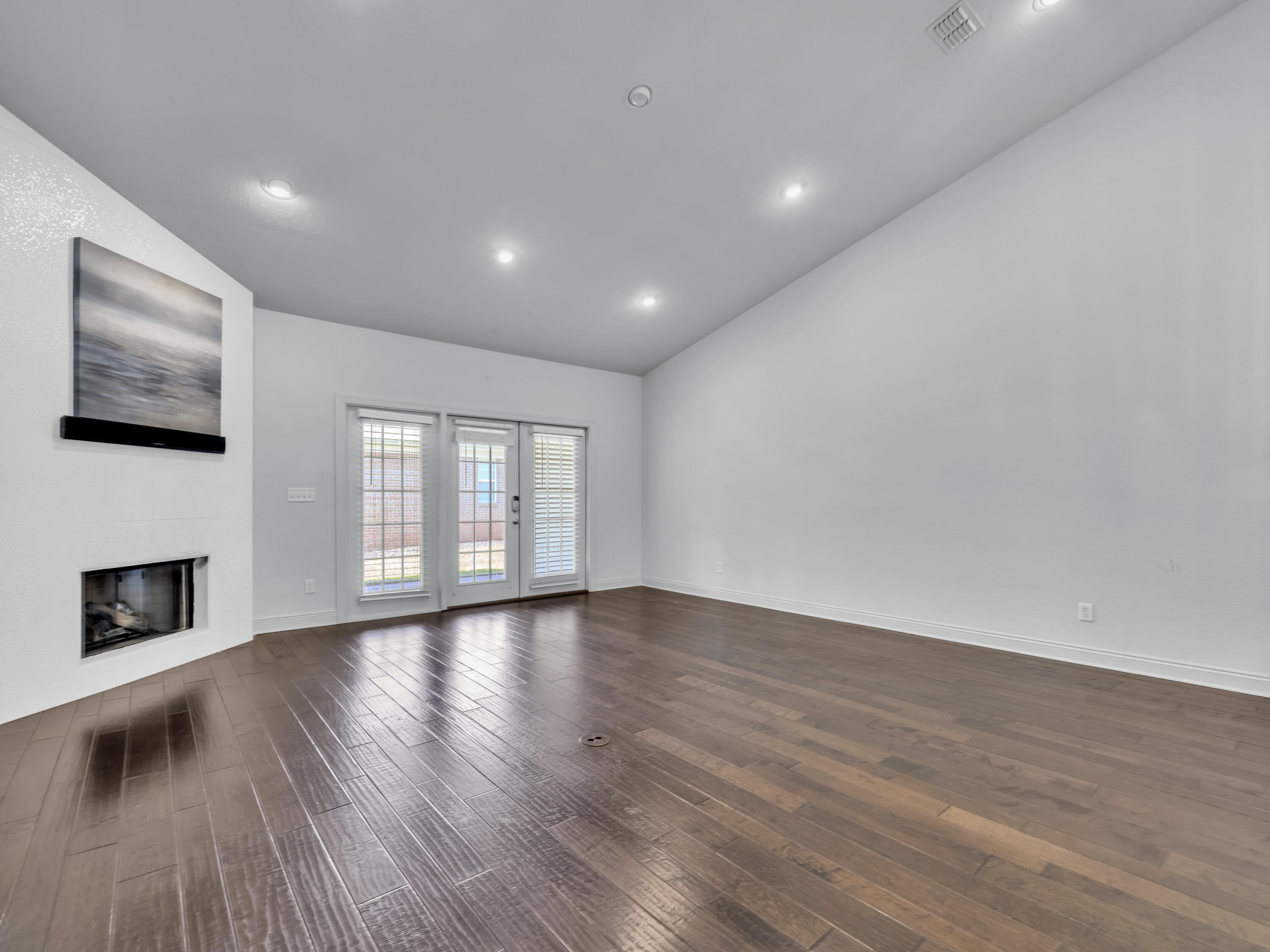 DIAMOND LAKES - Residential
