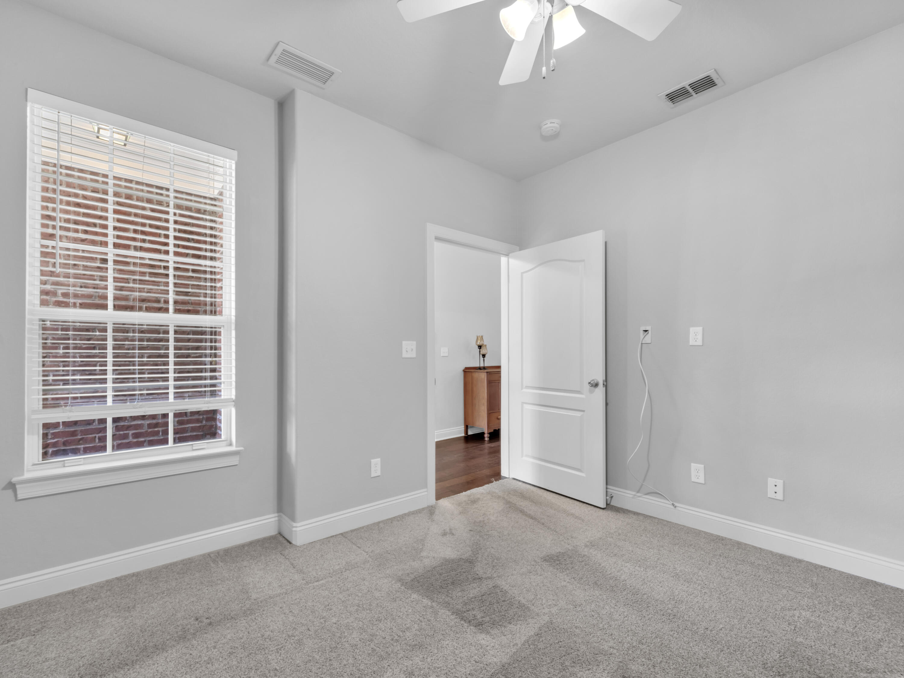 DIAMOND LAKES - Residential