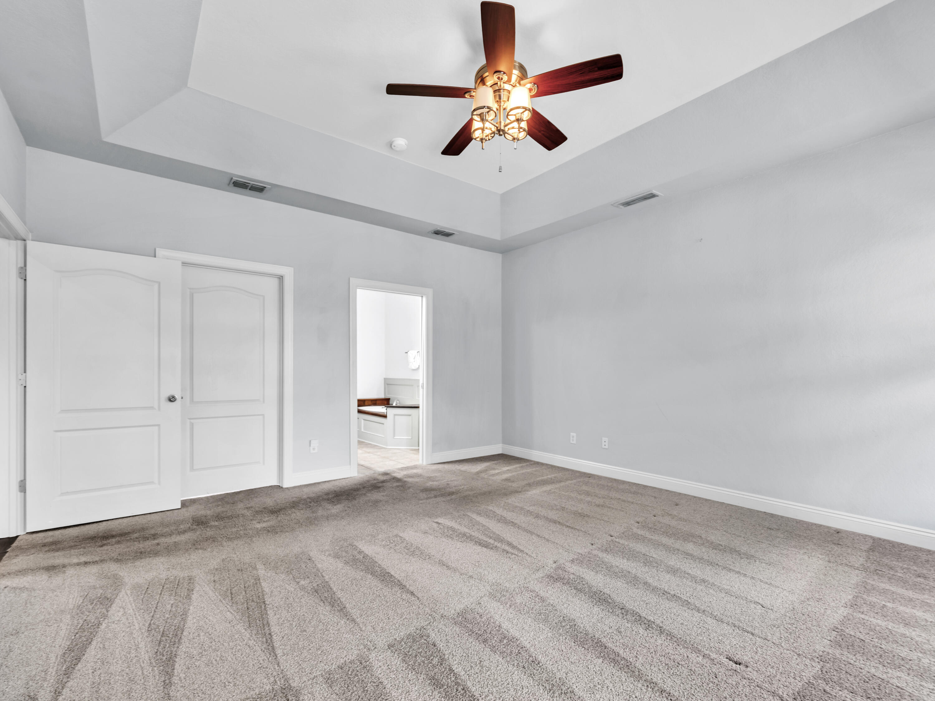 DIAMOND LAKES - Residential