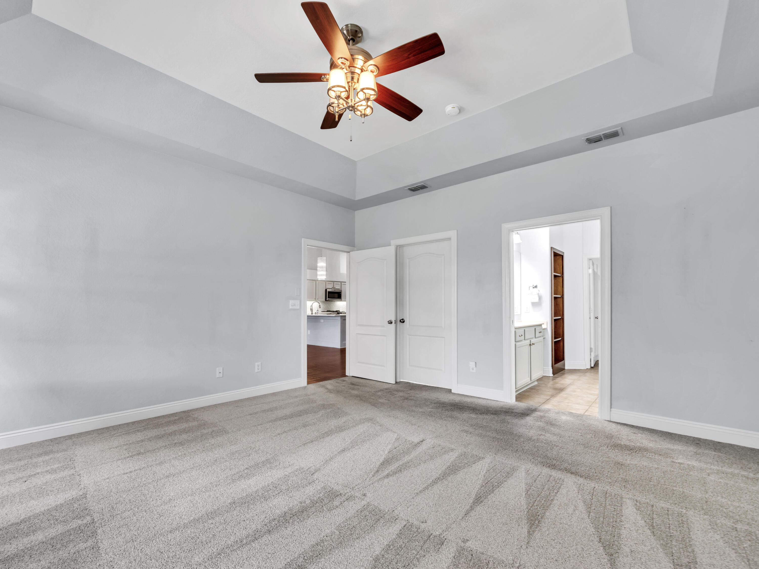 DIAMOND LAKES - Residential