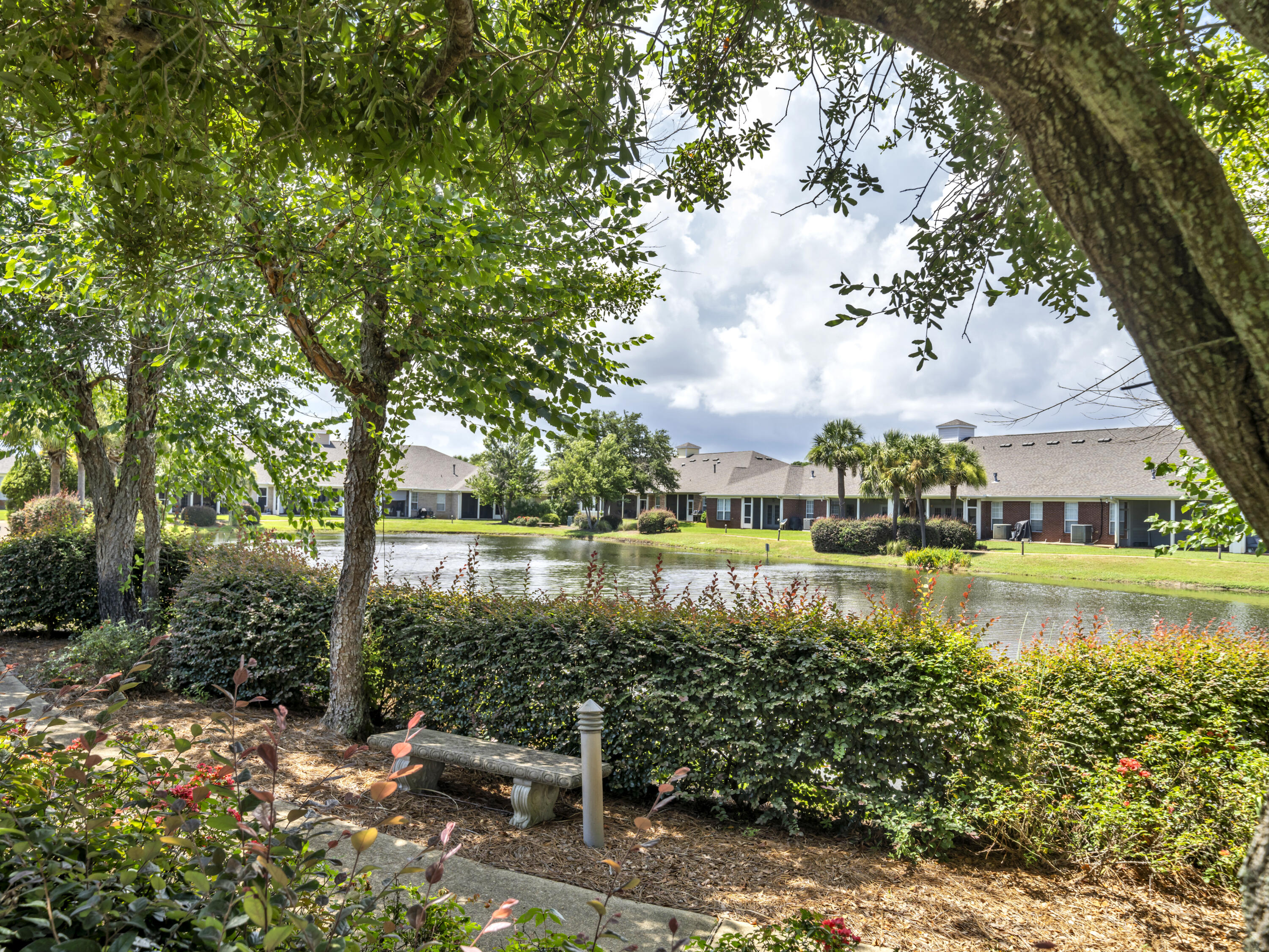 DIAMOND LAKES - Residential
