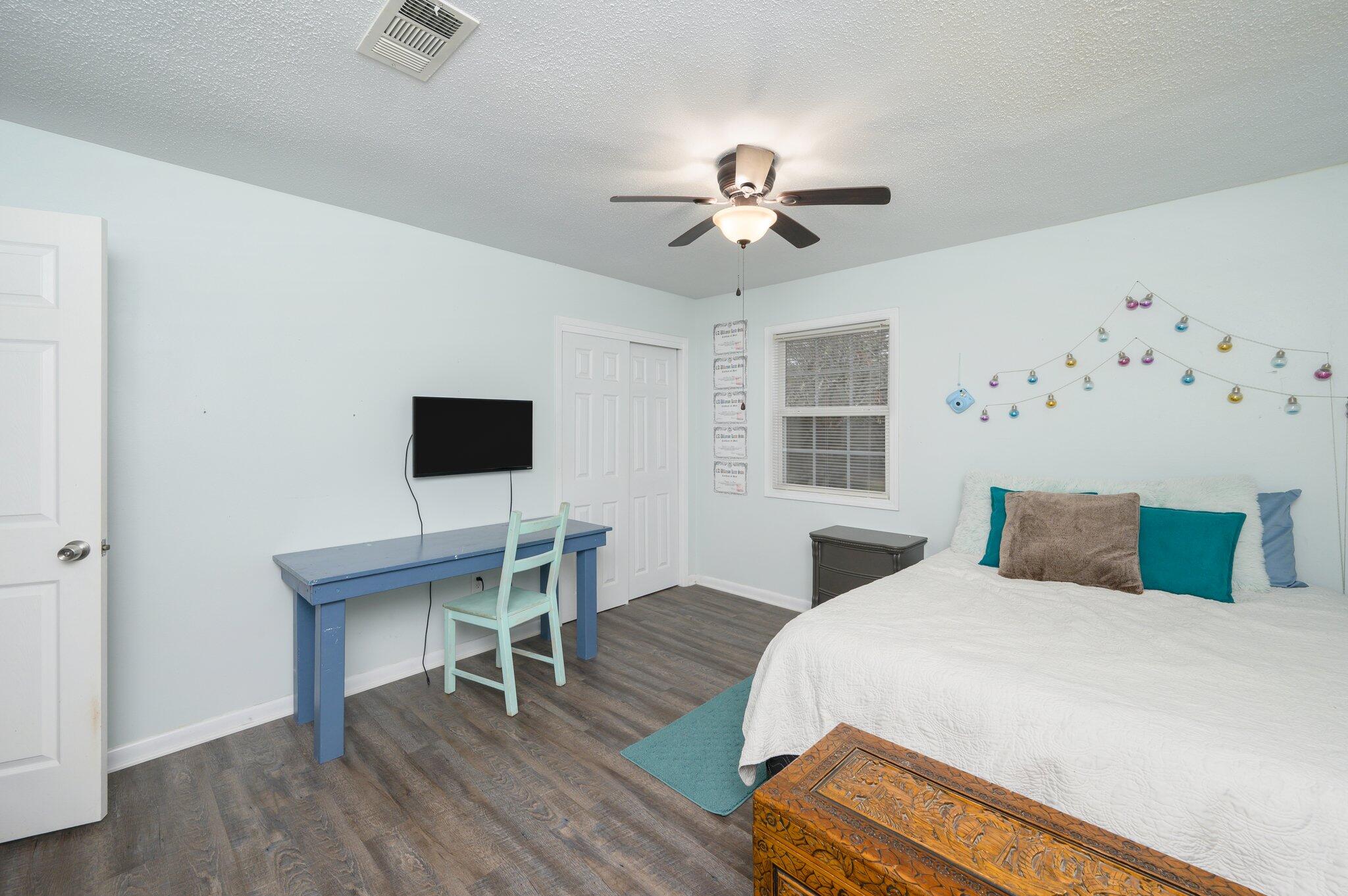 EDGEWATER VILLAGE NORTH - Residential