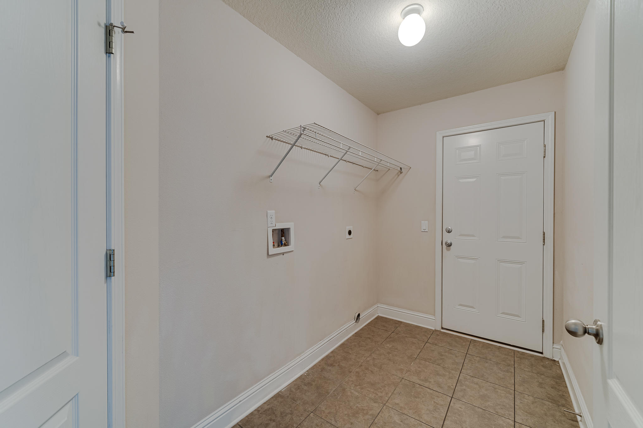 SILVER SPRINGS EST - Residential