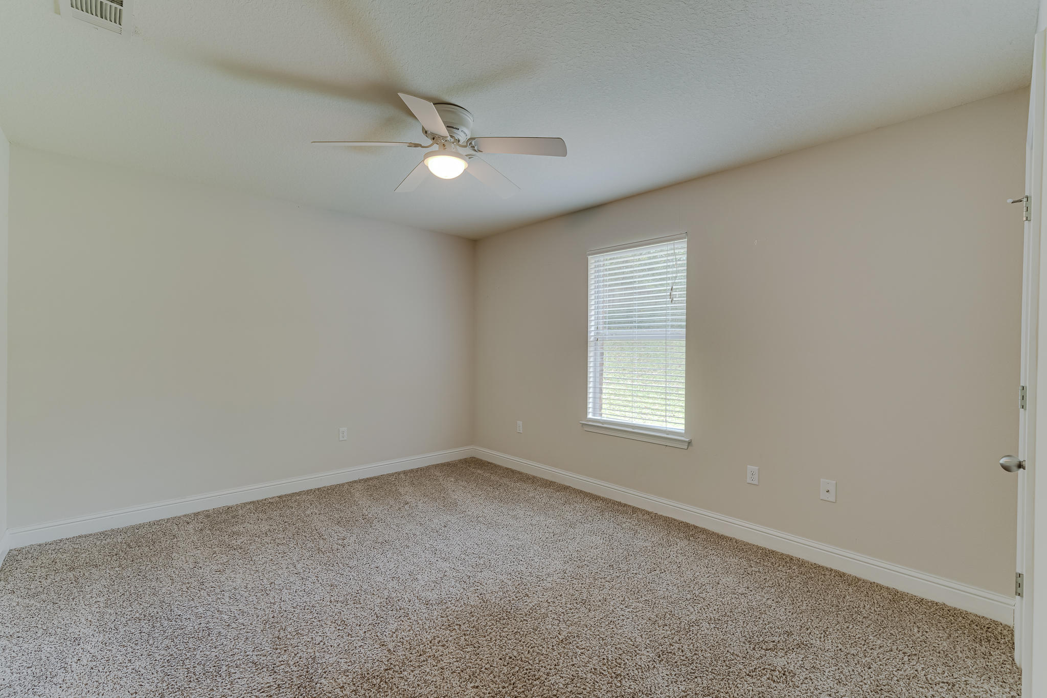 SILVER SPRINGS EST - Residential