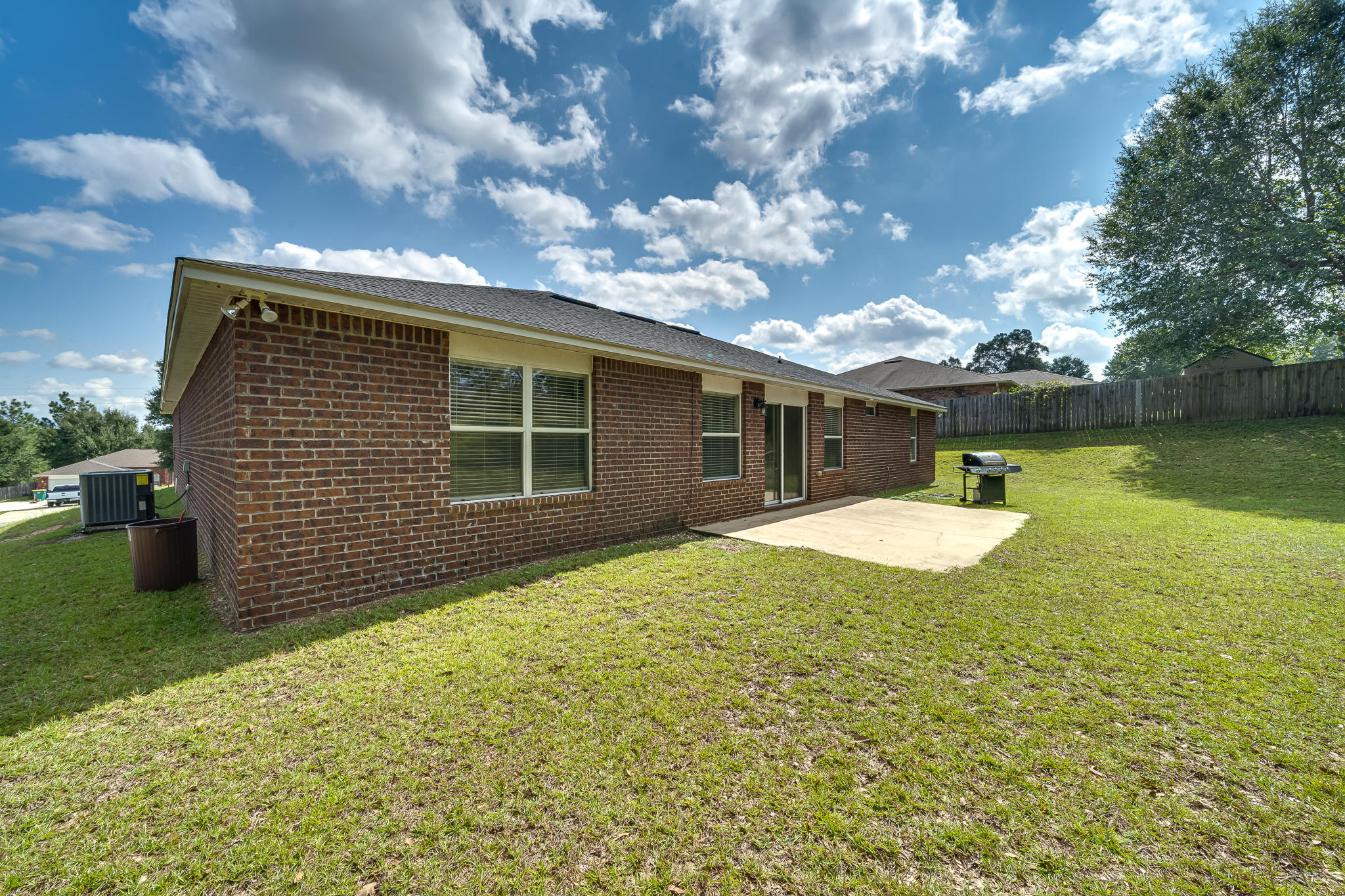 SILVER SPRINGS EST - Residential