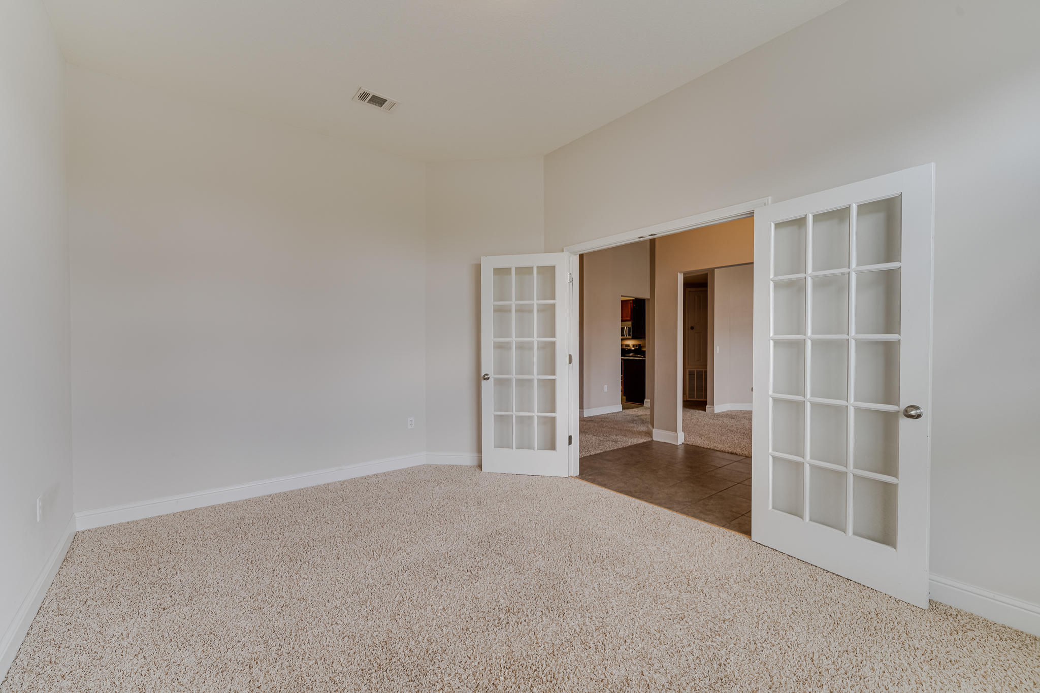 SILVER SPRINGS EST - Residential