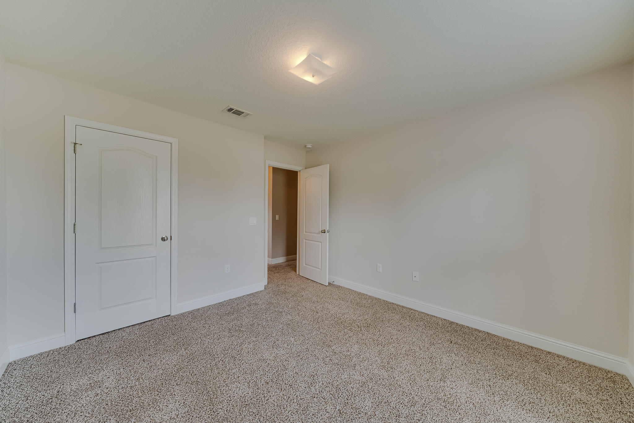 SILVER SPRINGS EST - Residential