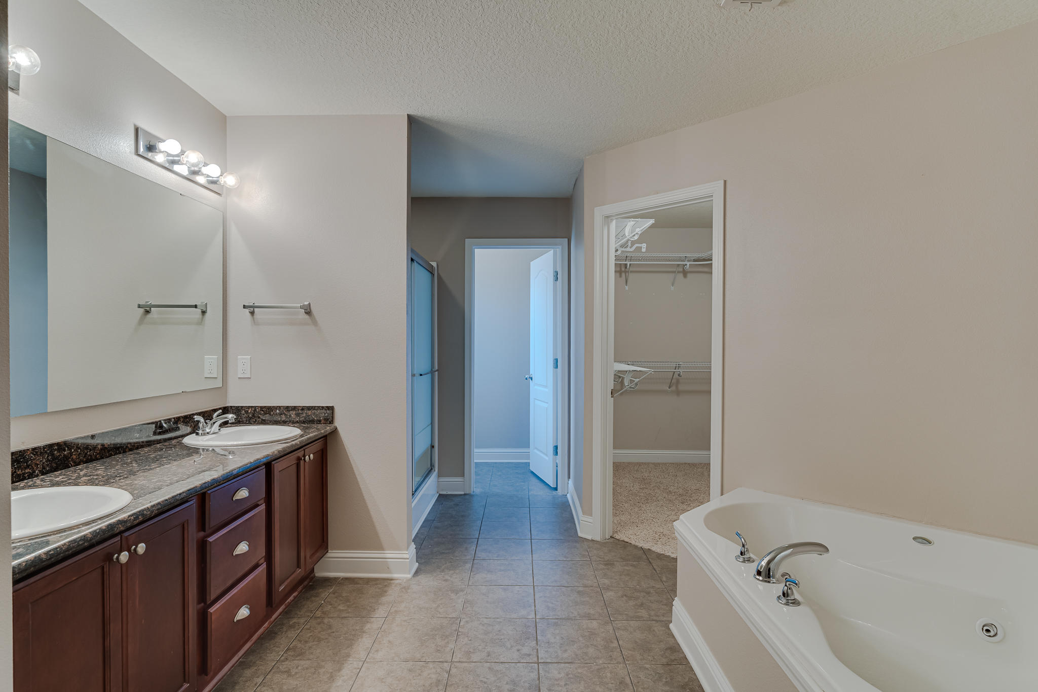 SILVER SPRINGS EST - Residential