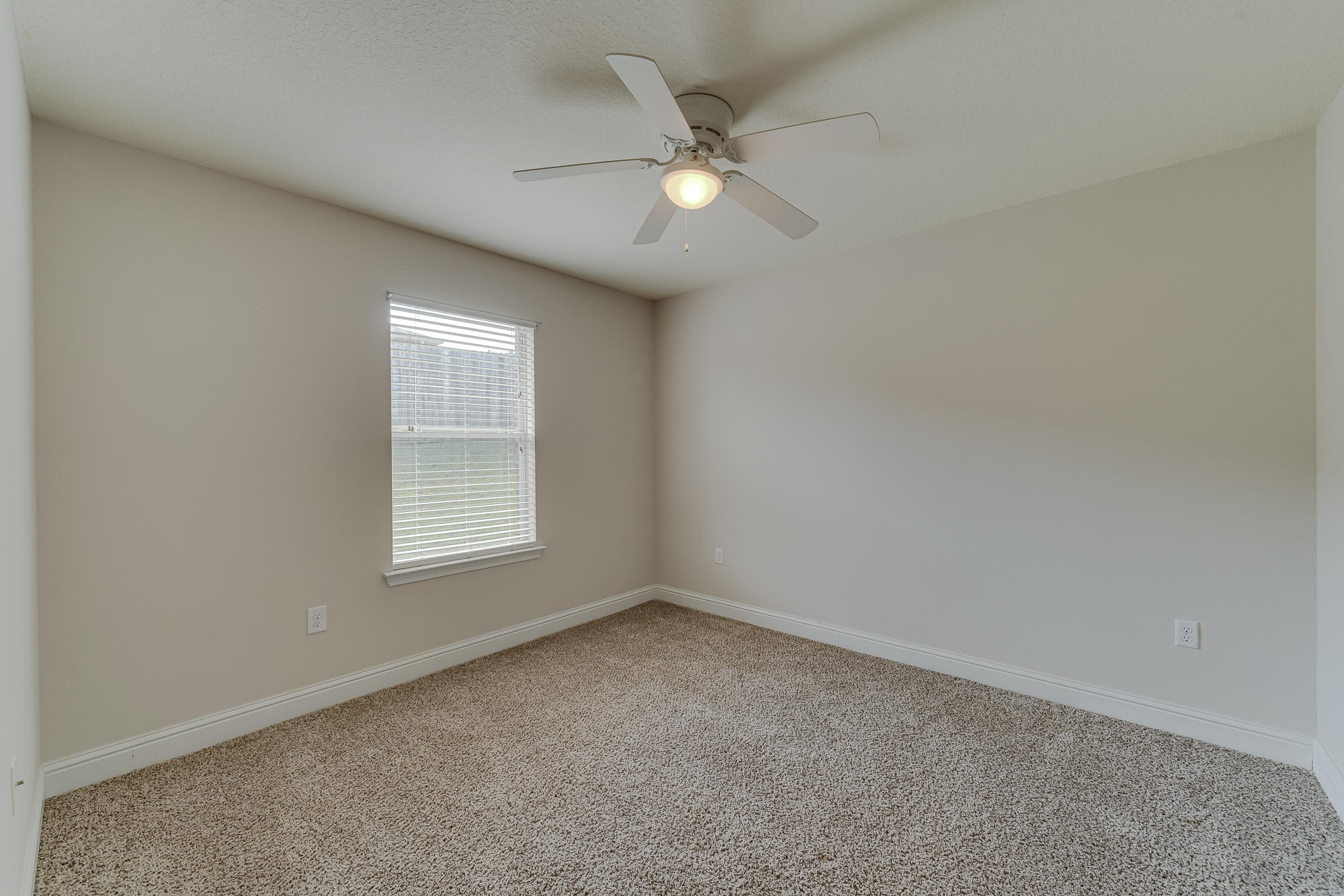 SILVER SPRINGS EST - Residential