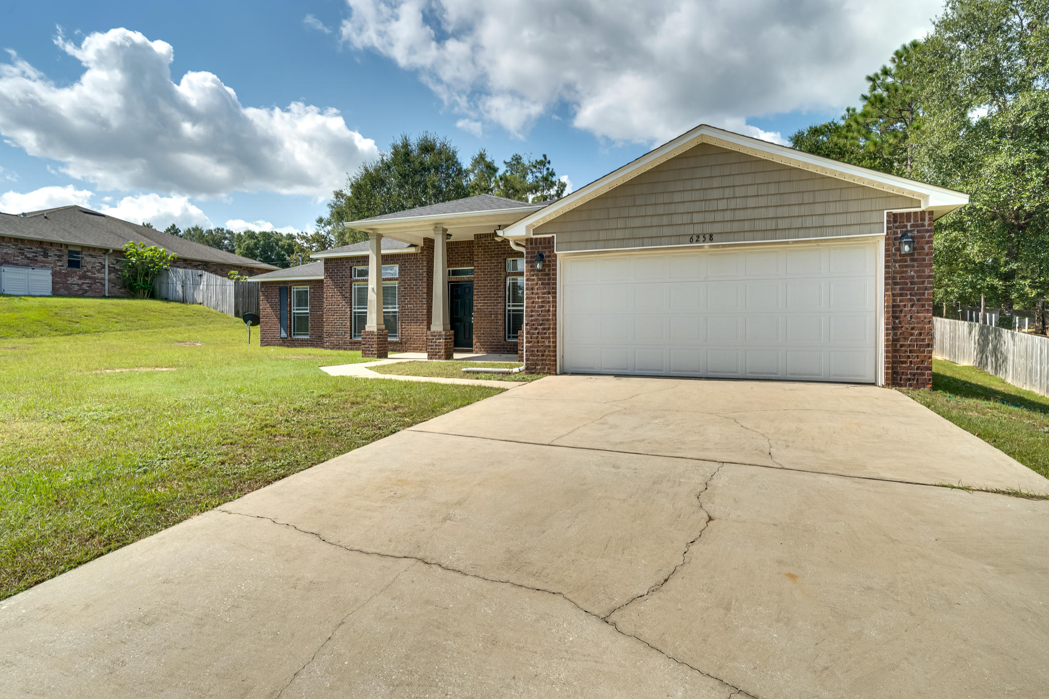 SILVER SPRINGS EST - Residential