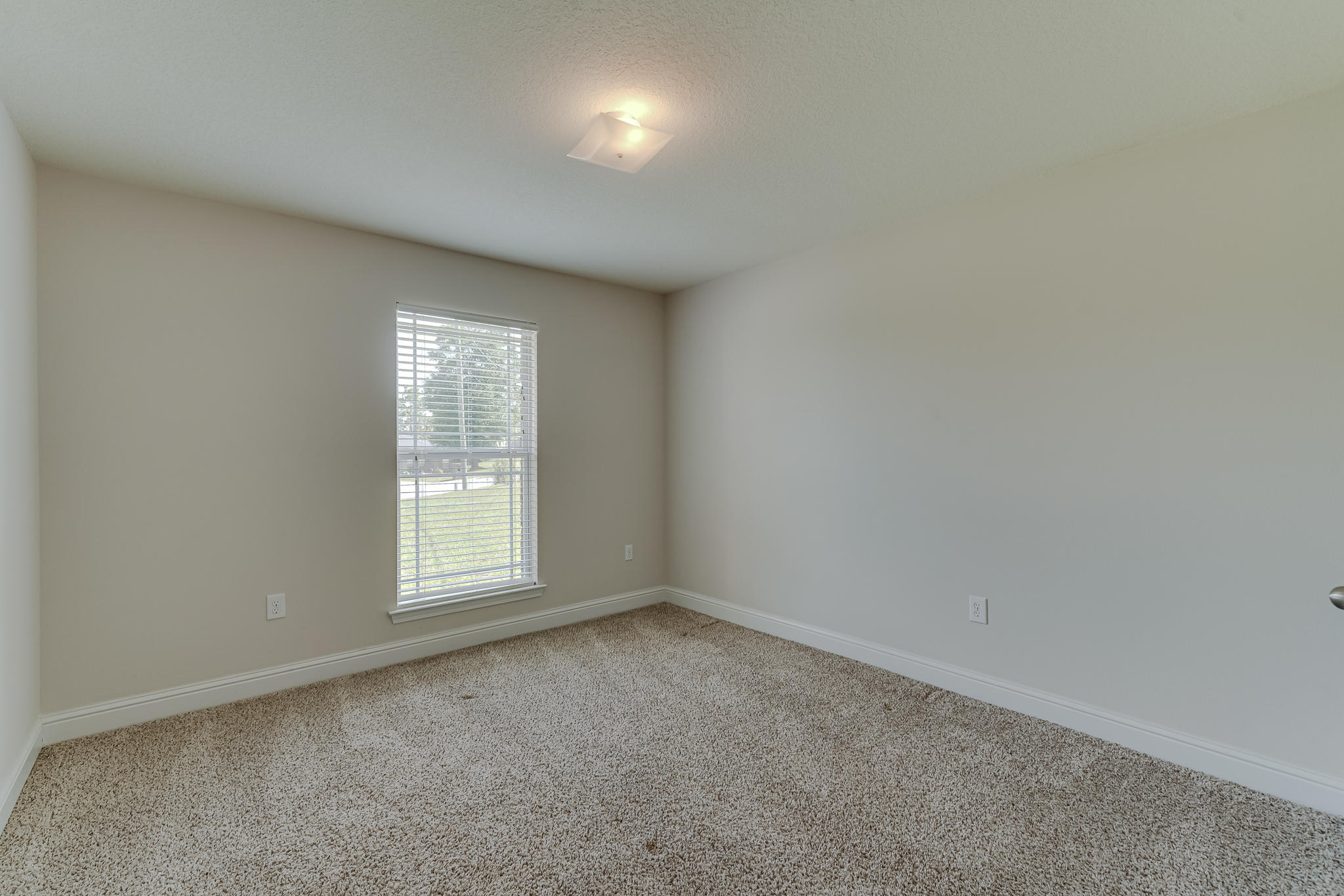 SILVER SPRINGS EST - Residential