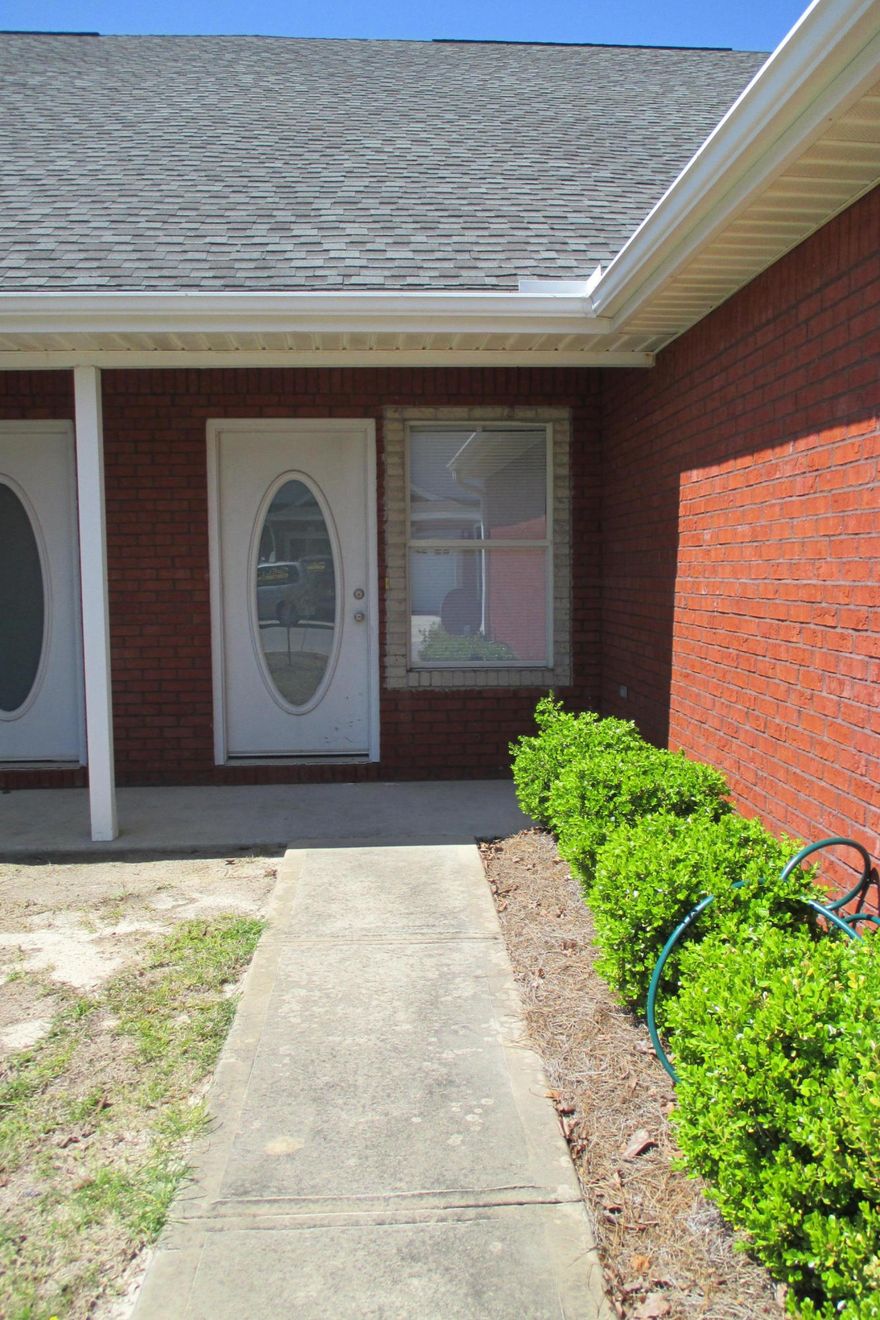 Master bedroom downstairs. Kitchen has bar and eat-in area. Plenty of storage and open floor plan. Close to shopping, schools, and Destin's beautiful beaches.