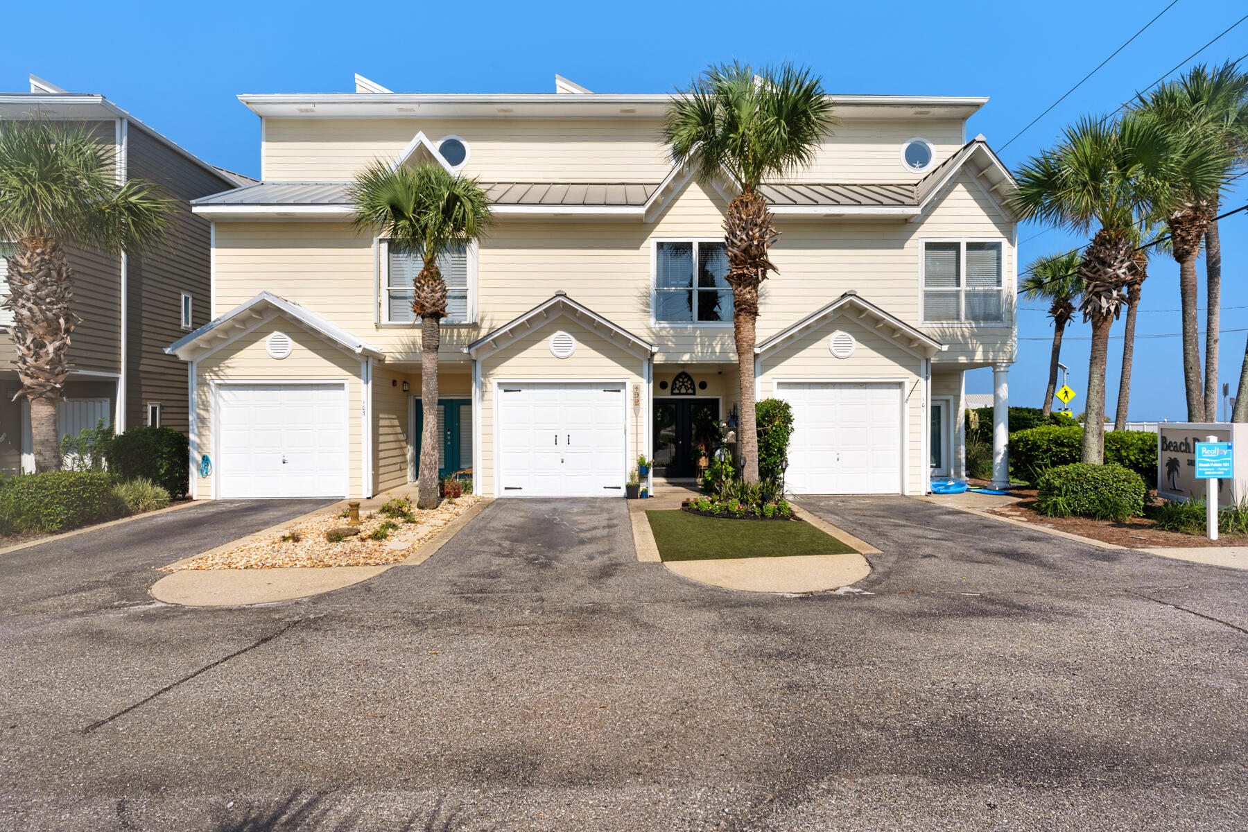 BEACH POINTE T/H - Residential