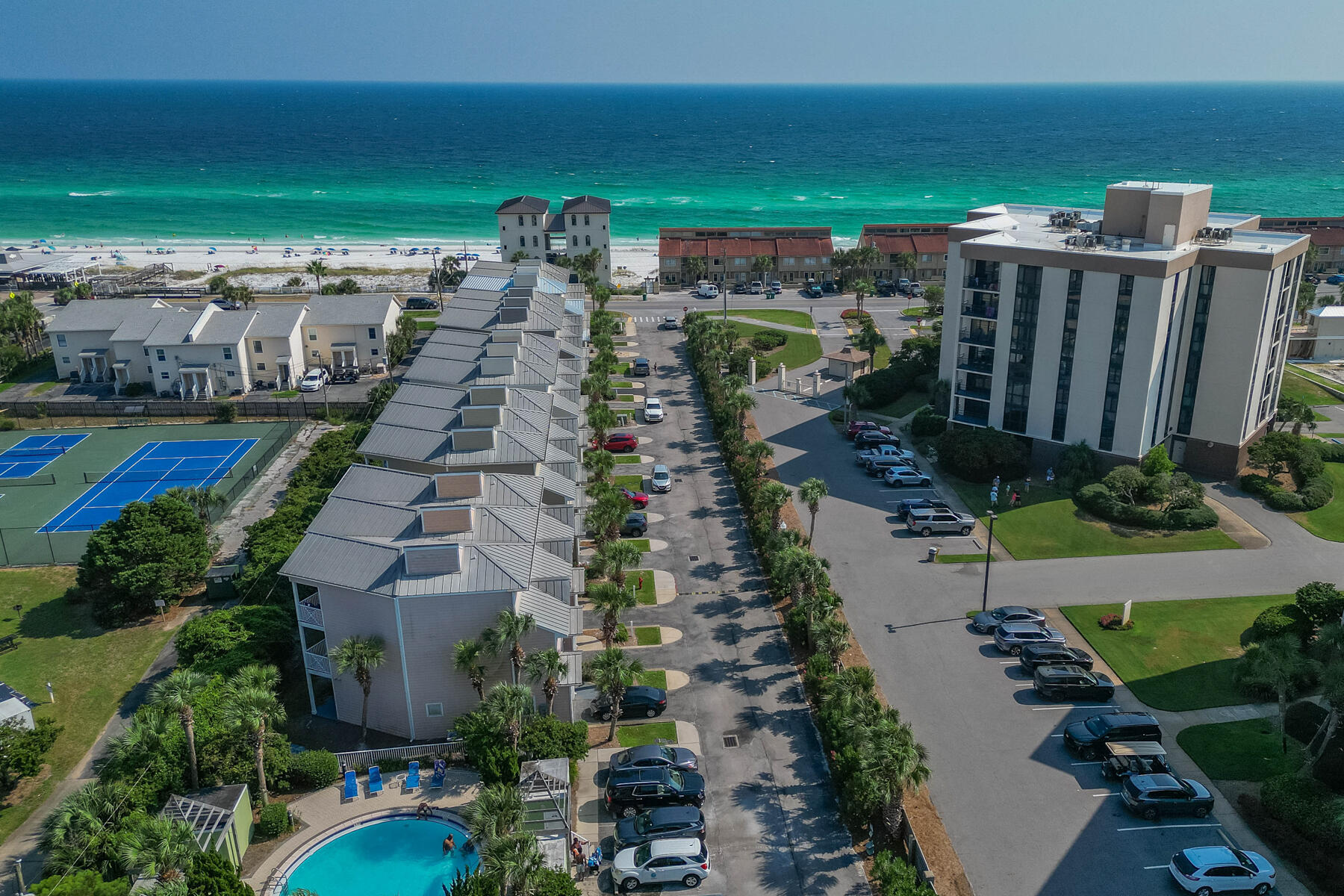 BEACH POINTE T/H - Residential