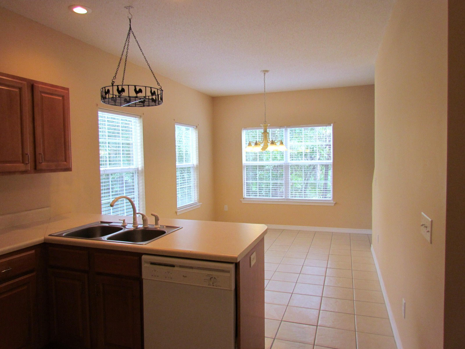 WHITEPOINT - Residential Lease