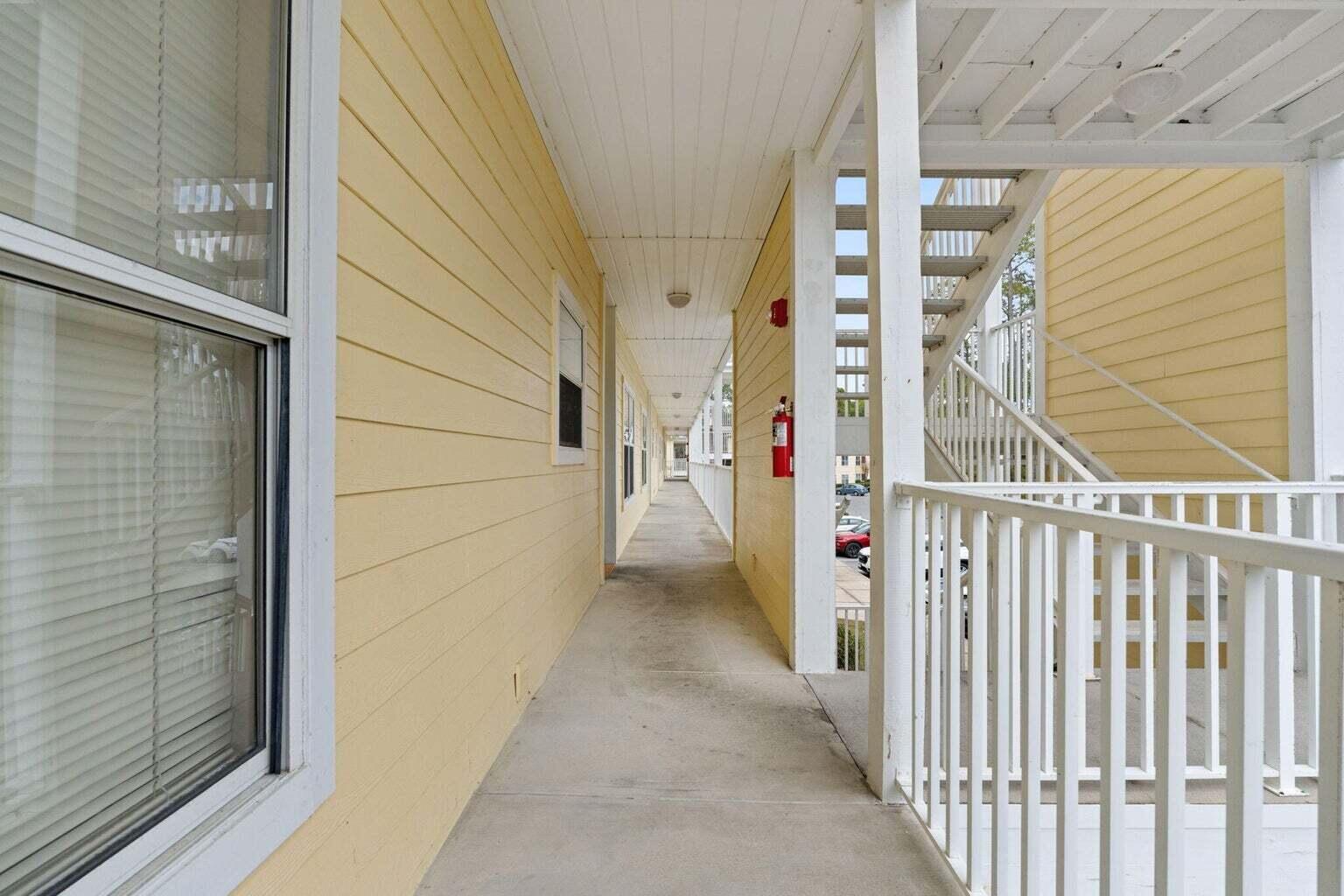 POINTE OF VIEW - Residential Lease