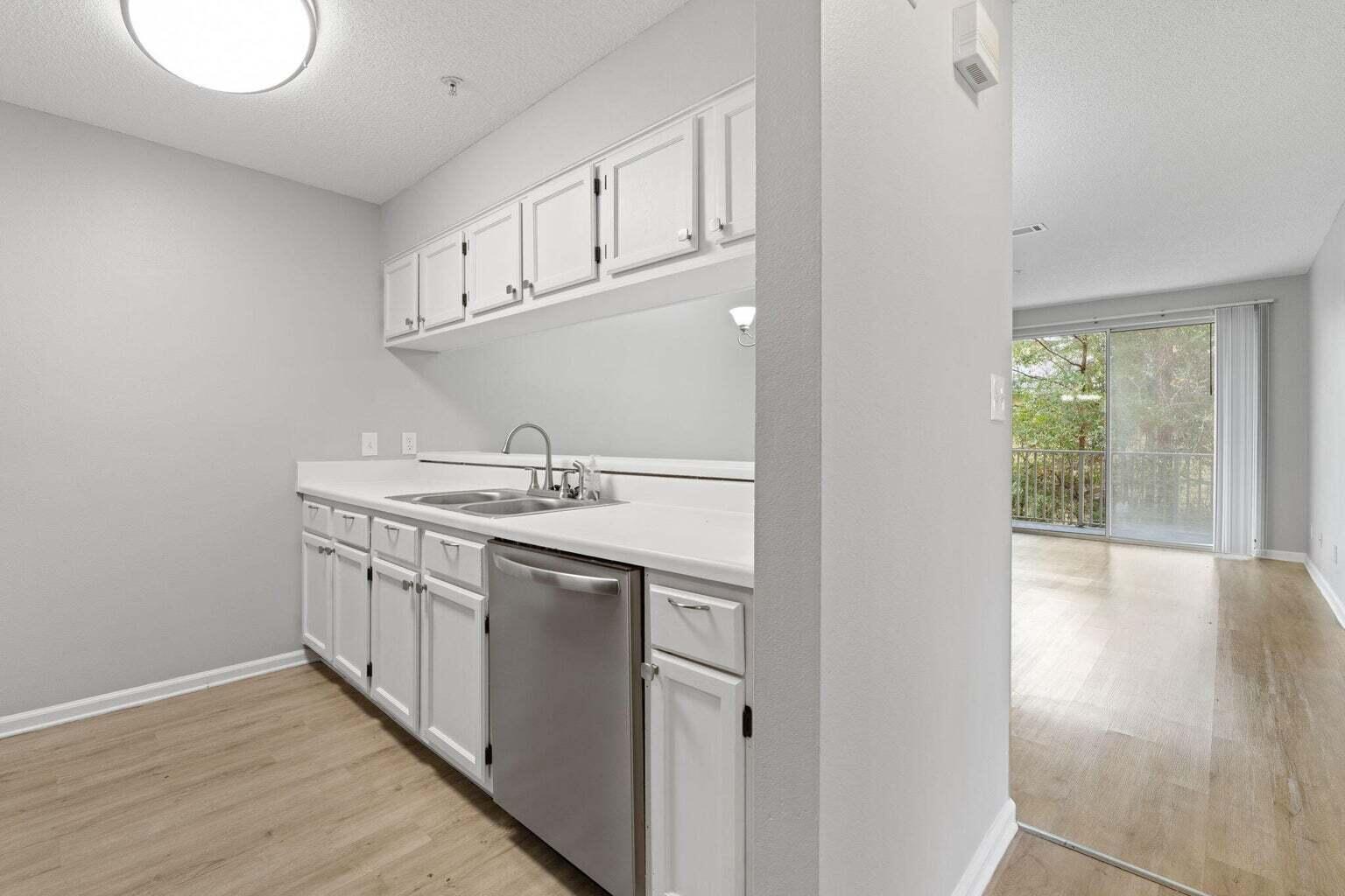 POINTE OF VIEW - Residential Lease