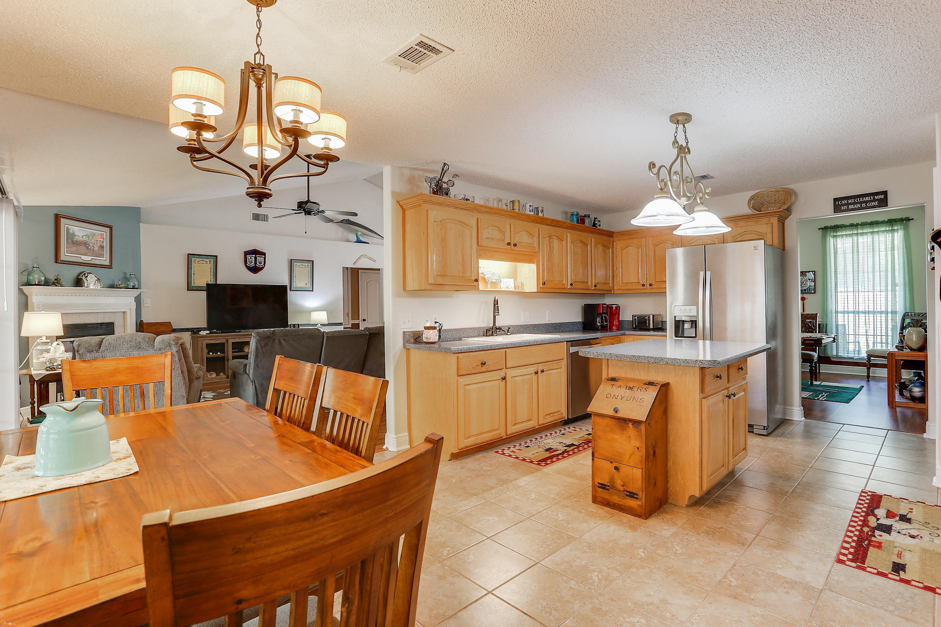 FOX VALLEY - Residential