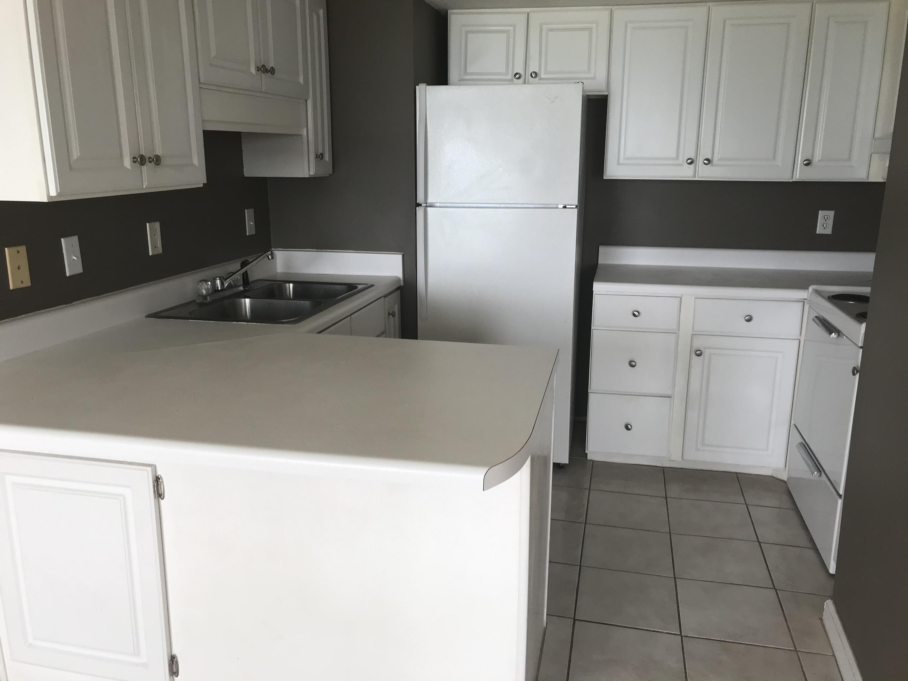 FINISTERRA CONDO - Residential