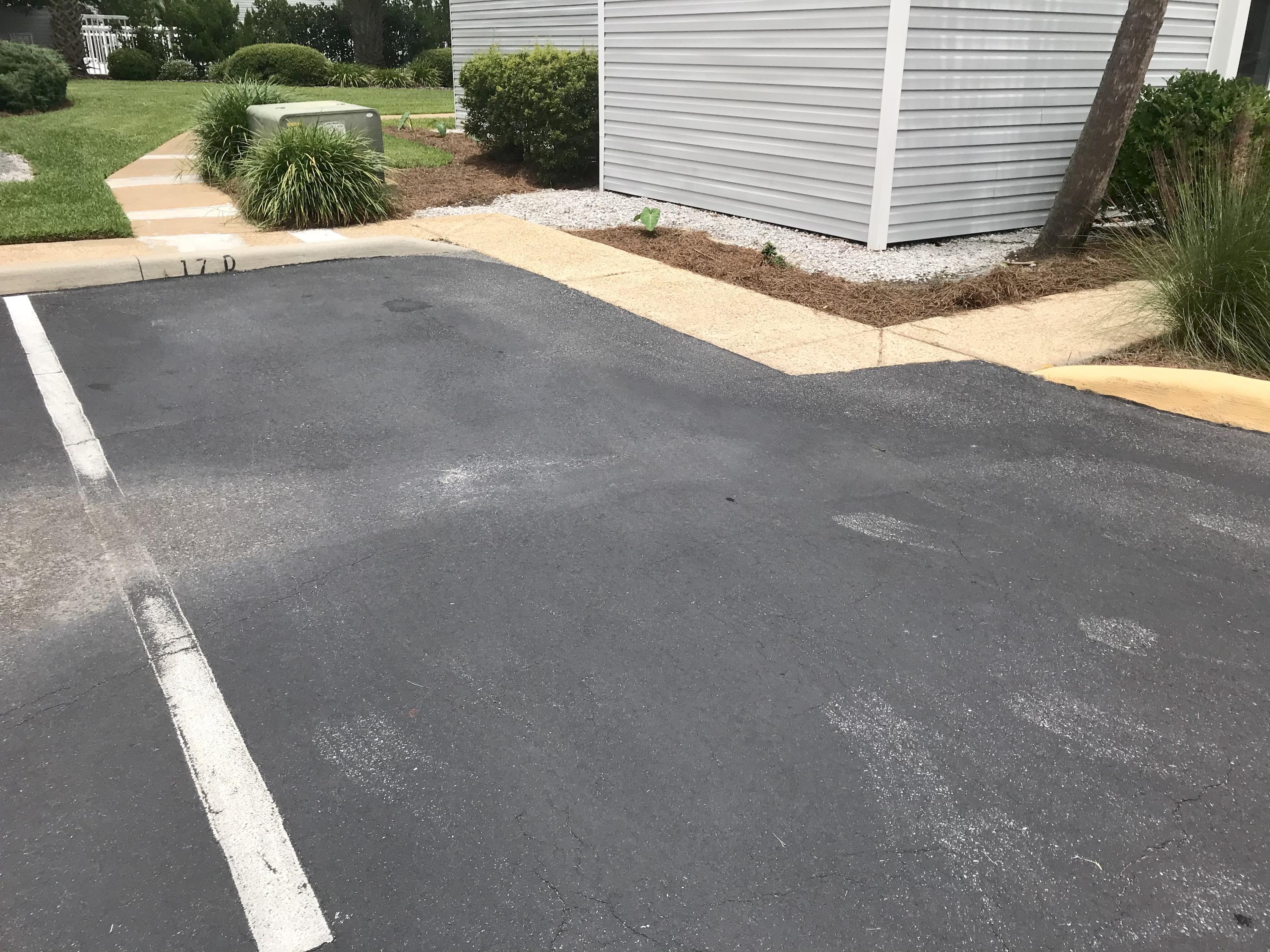 FINISTERRA CONDO - Residential