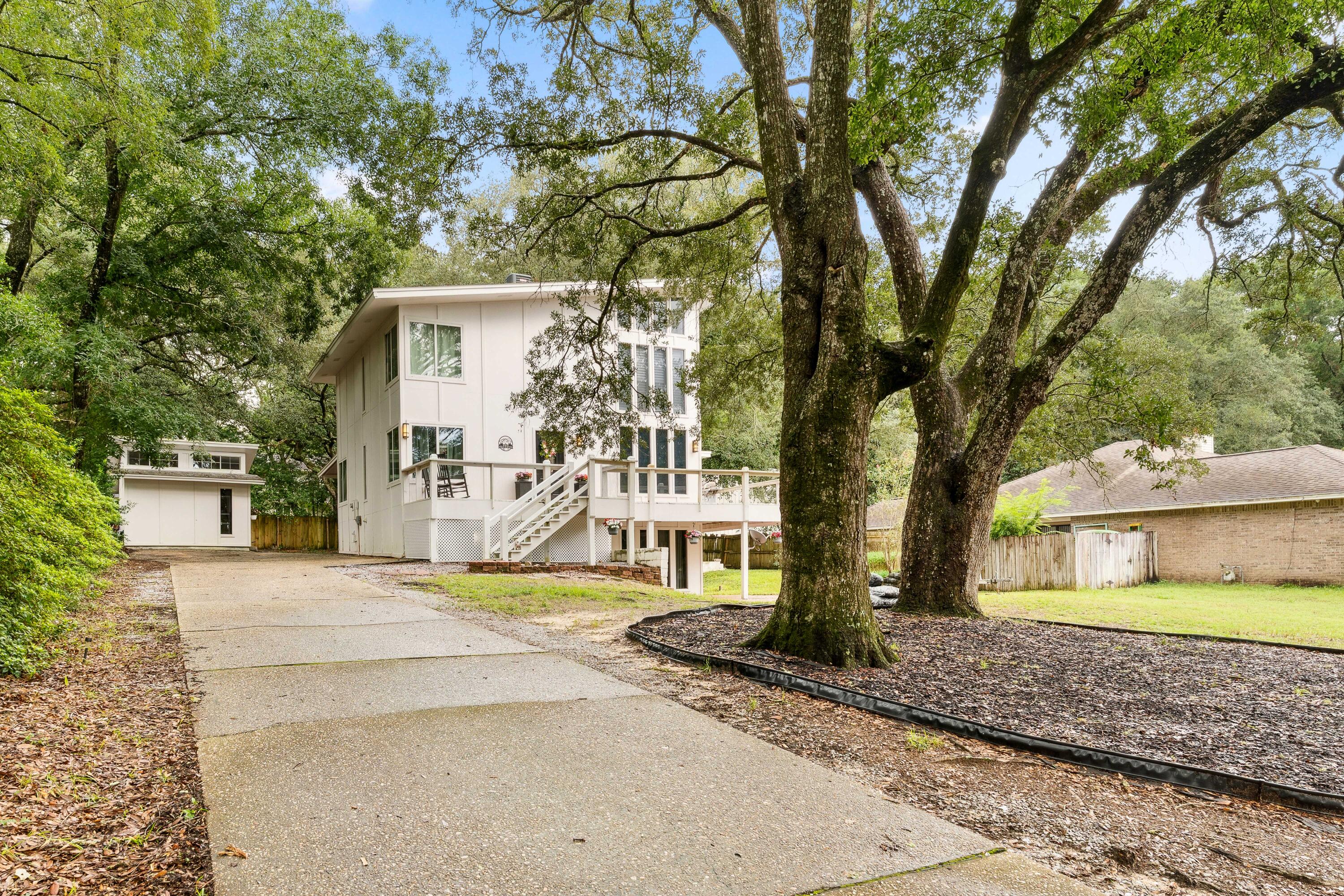 EDGEWATER VILLAGE - Residential