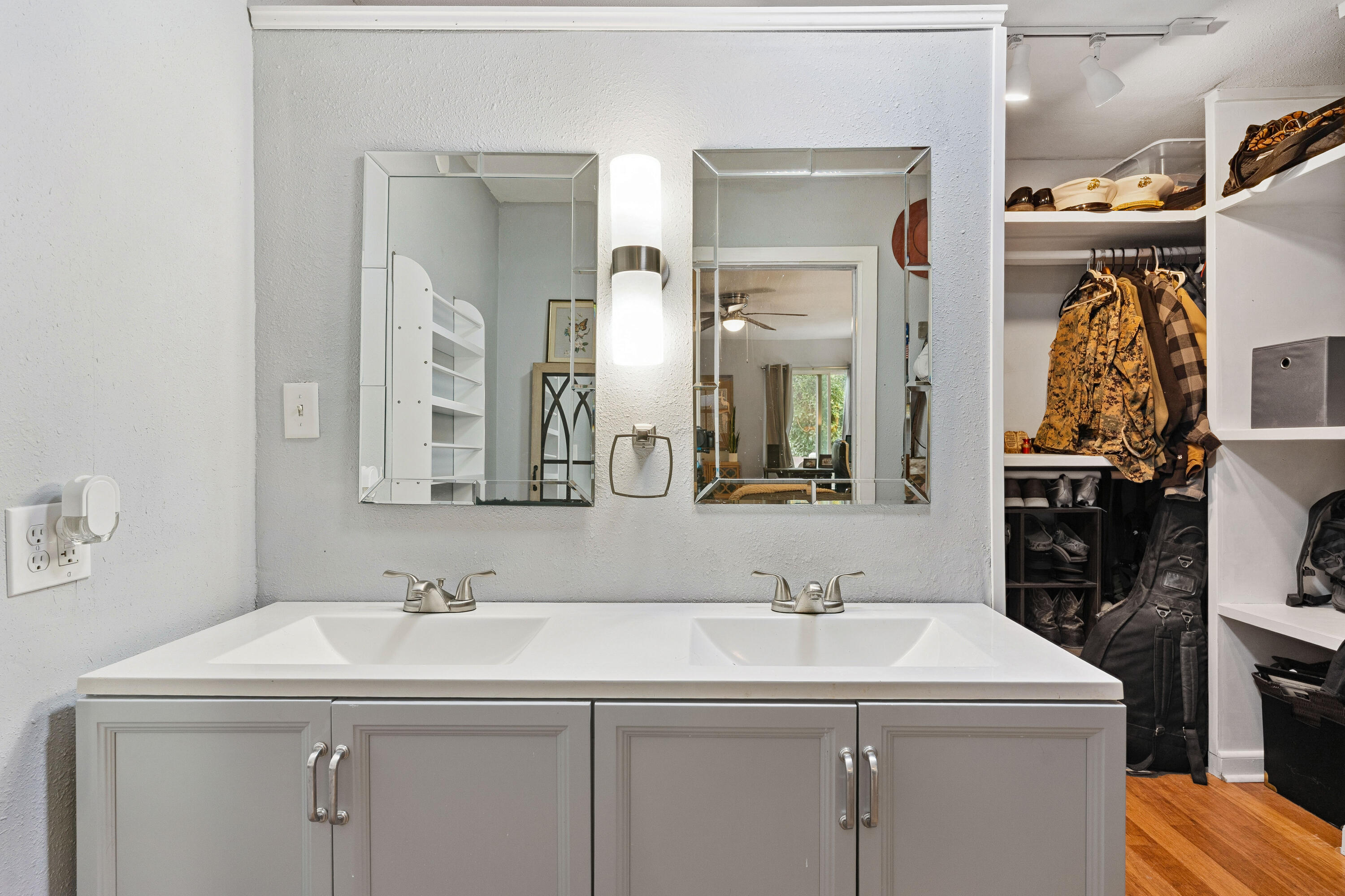 EDGEWATER VILLAGE - Residential