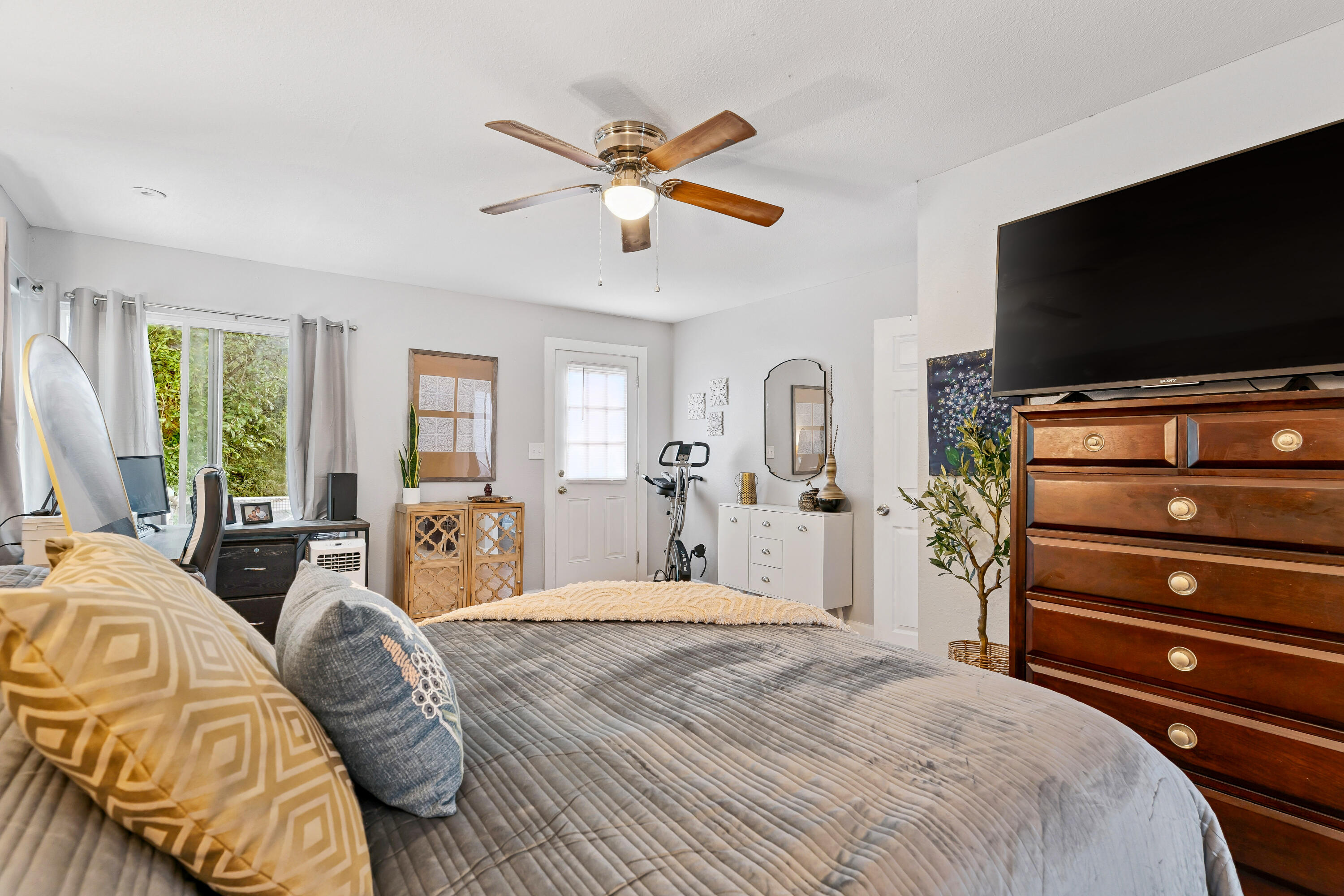 EDGEWATER VILLAGE - Residential