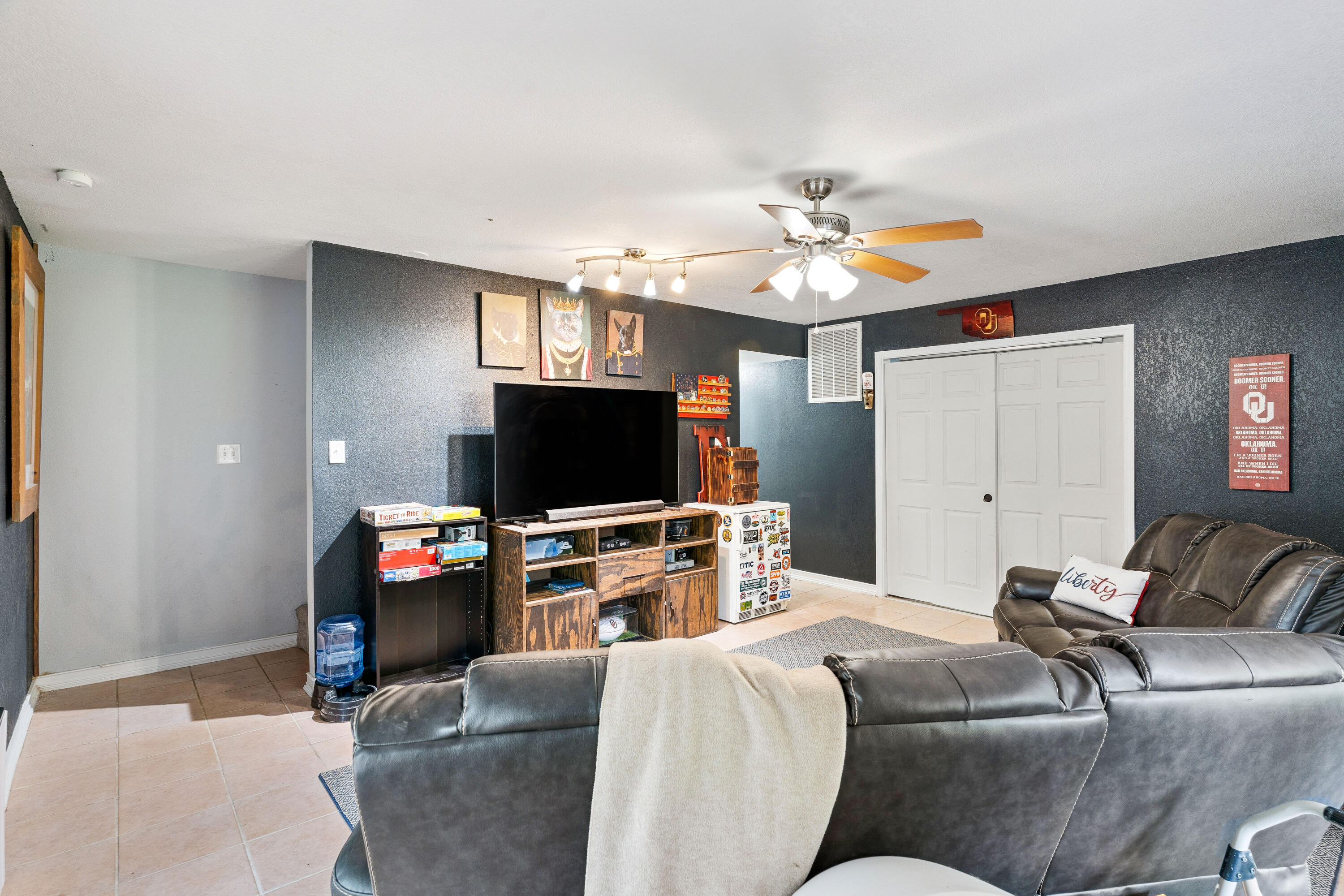 EDGEWATER VILLAGE - Residential