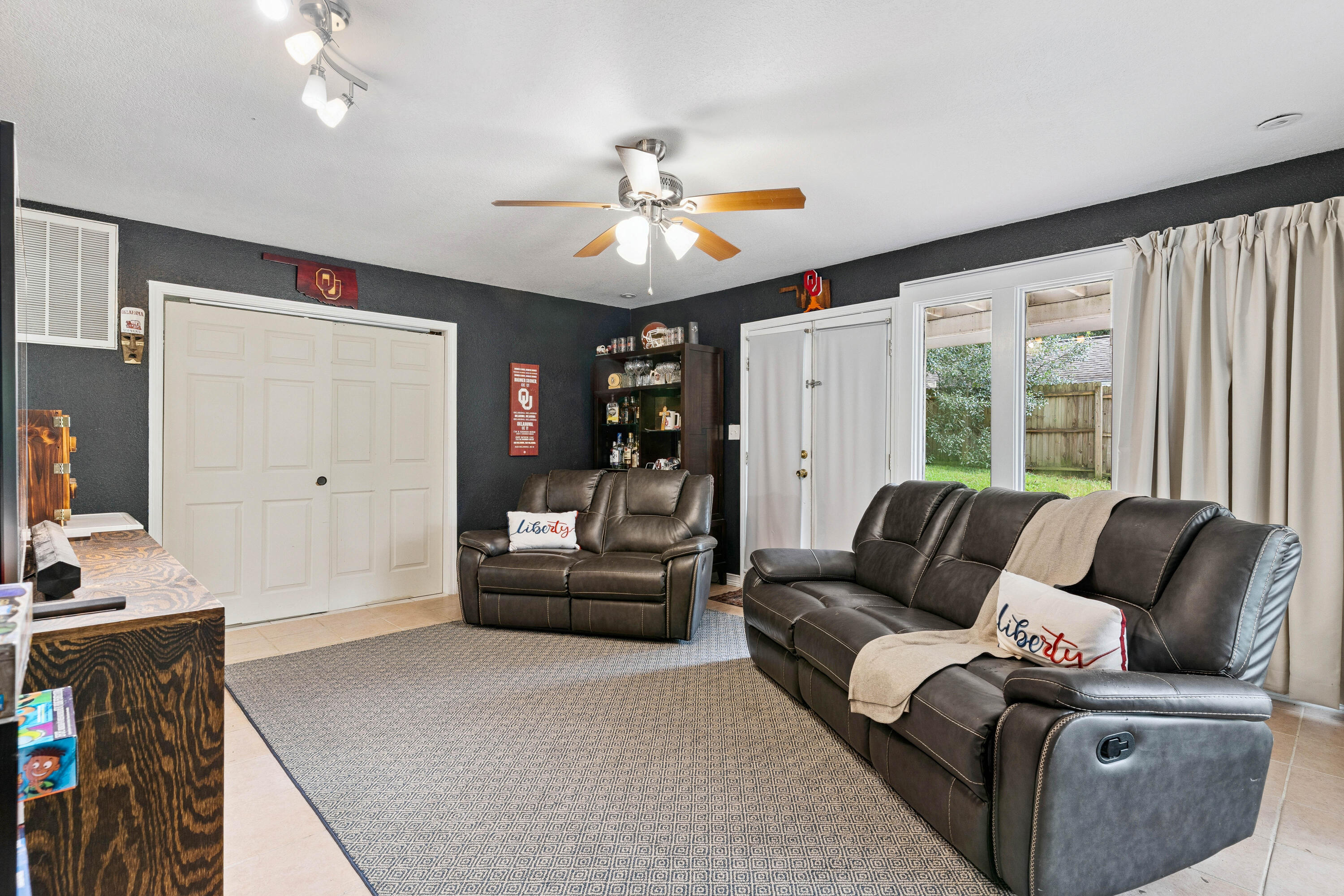 EDGEWATER VILLAGE - Residential