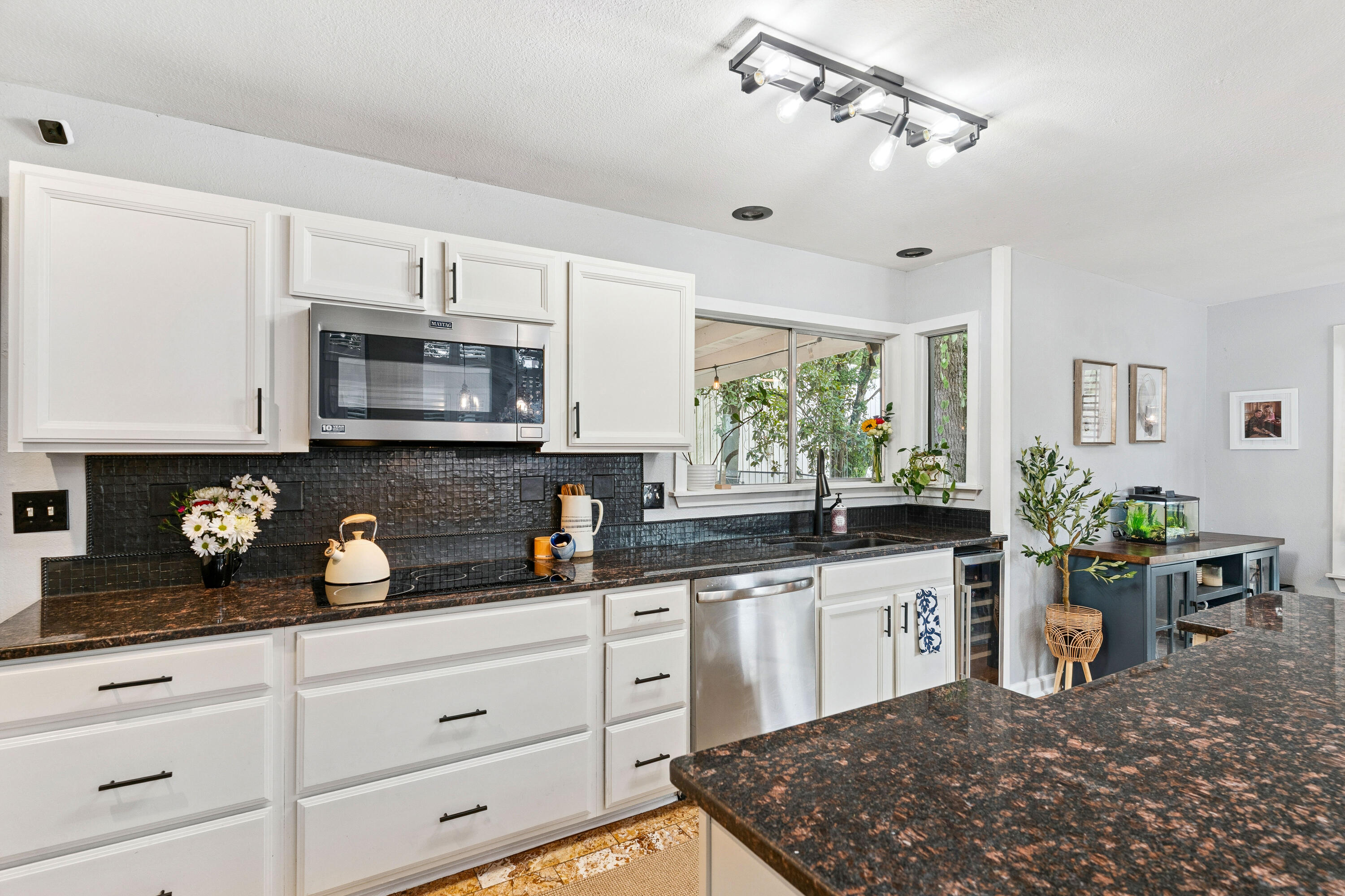 EDGEWATER VILLAGE - Residential