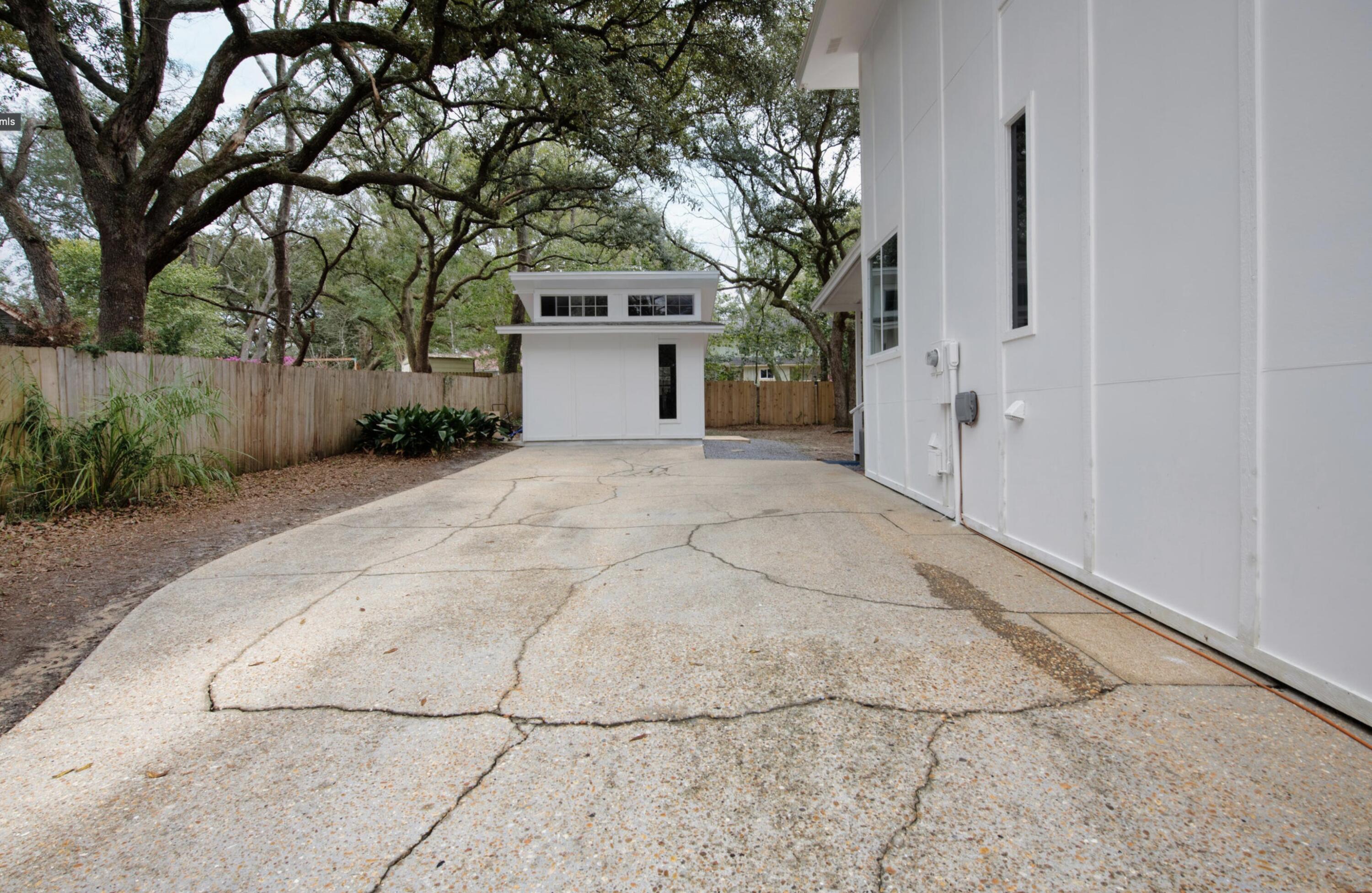 EDGEWATER VILLAGE - Residential