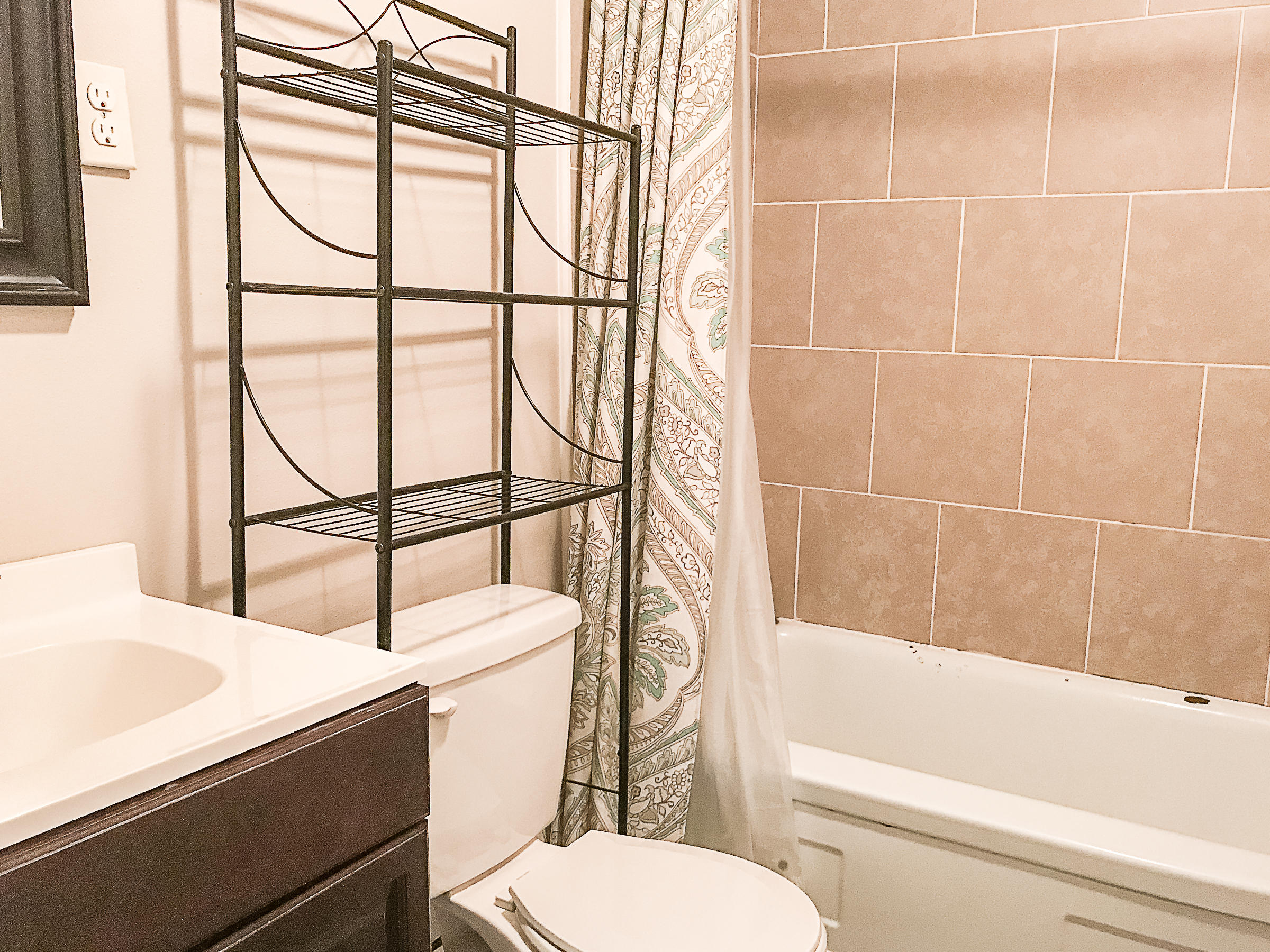 Parkway Apartments - Residential Lease