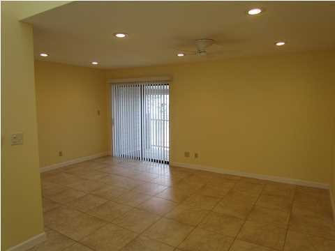 FINISTERRA CONDO - Residential