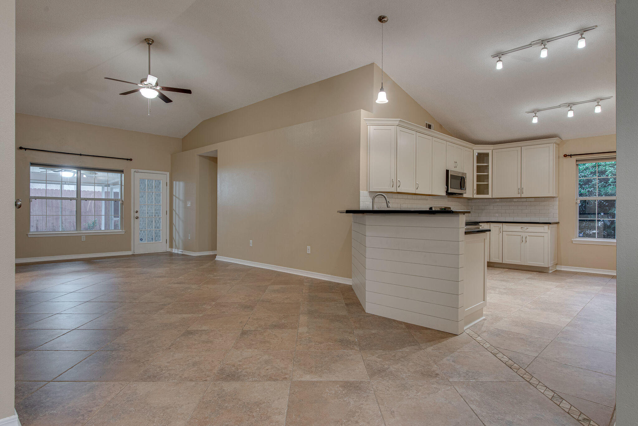 MARSH HARBOR - Residential