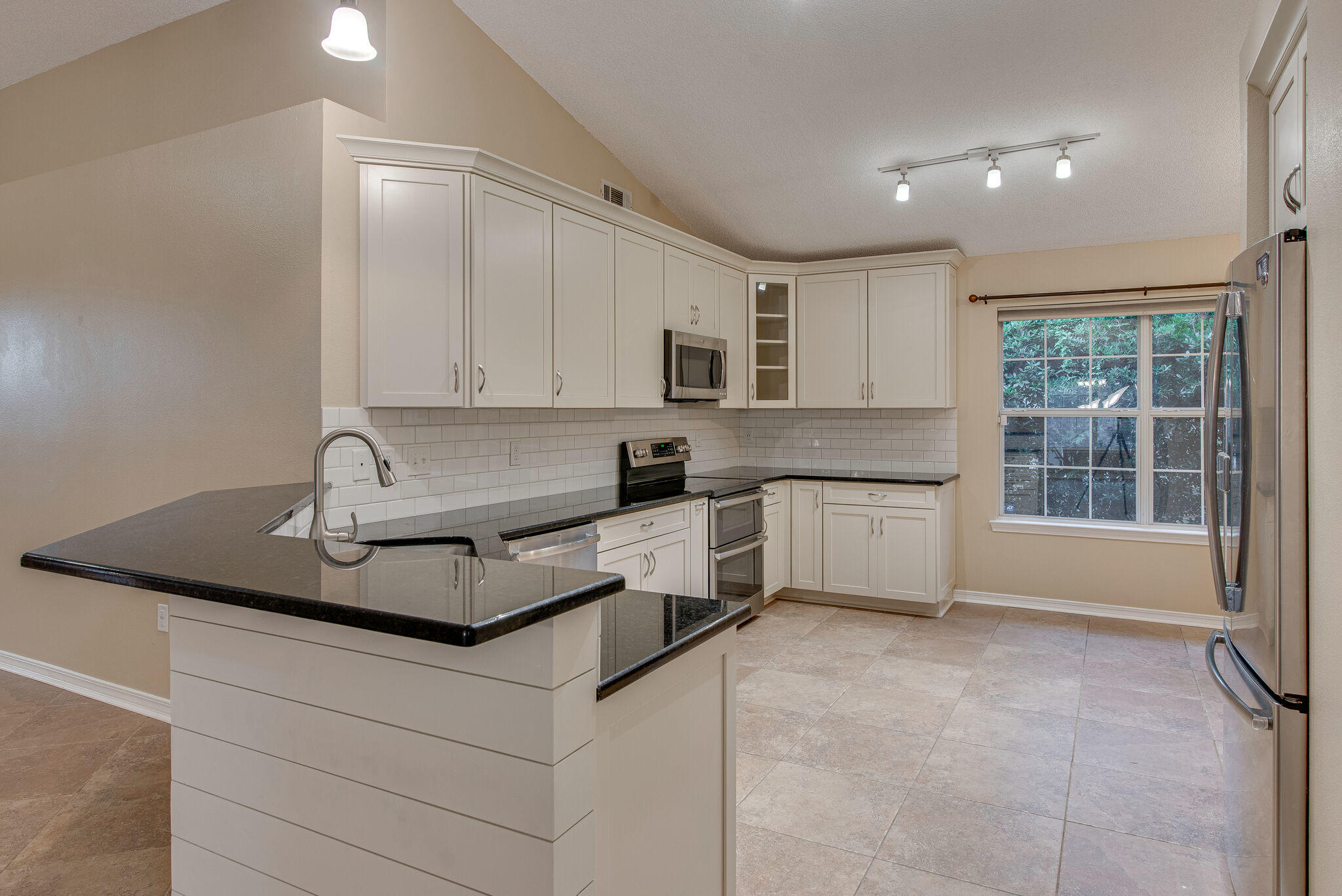 MARSH HARBOR - Residential