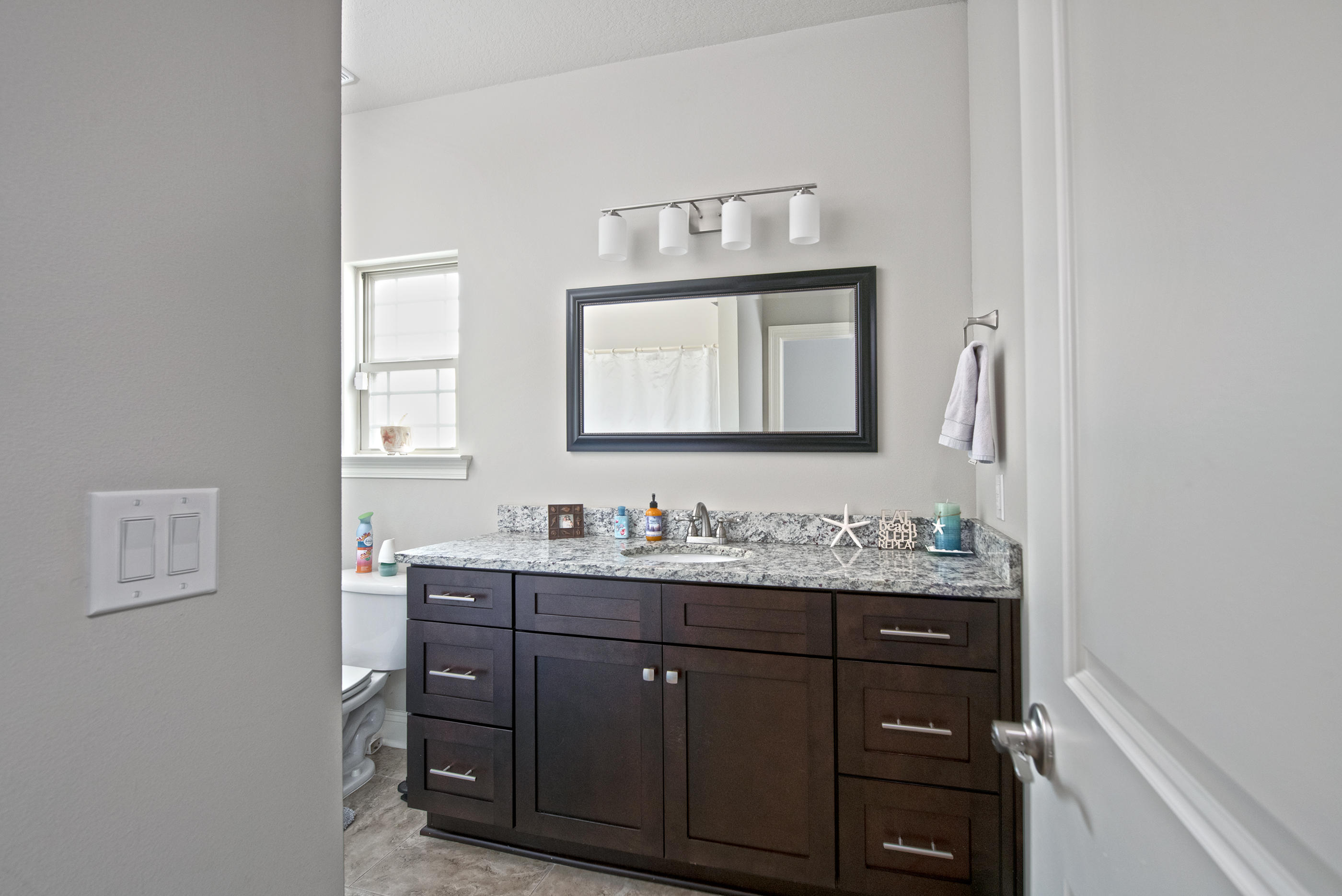 CRESCENT SHORES - Residential