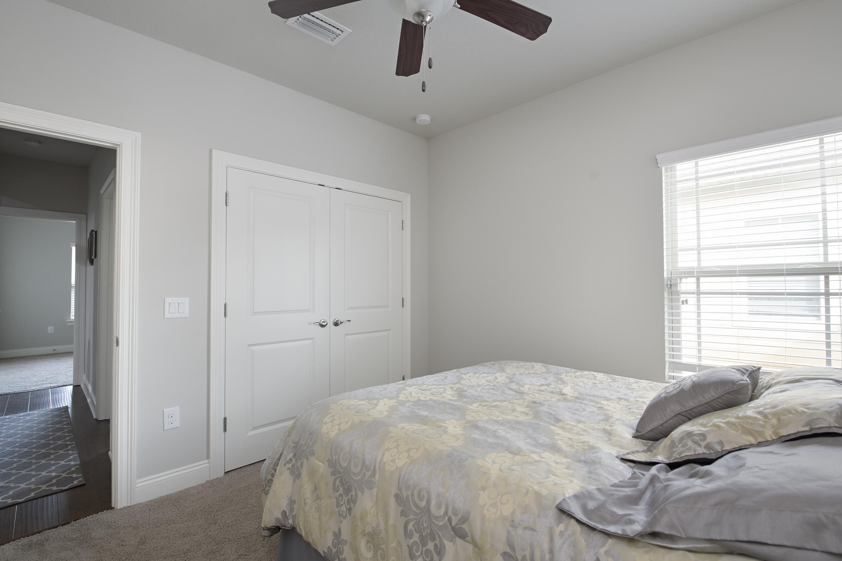 CRESCENT SHORES - Residential