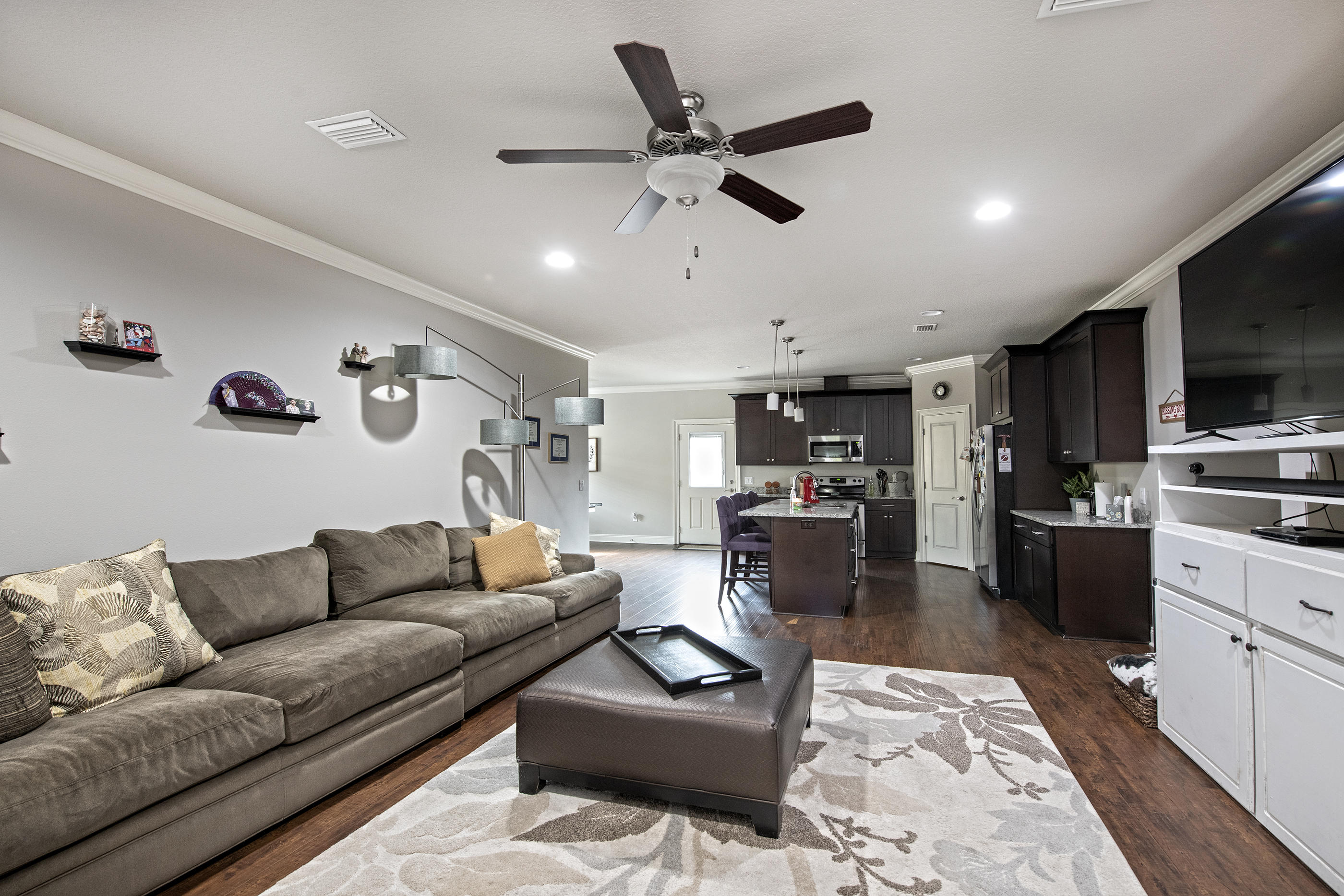 CRESCENT SHORES - Residential