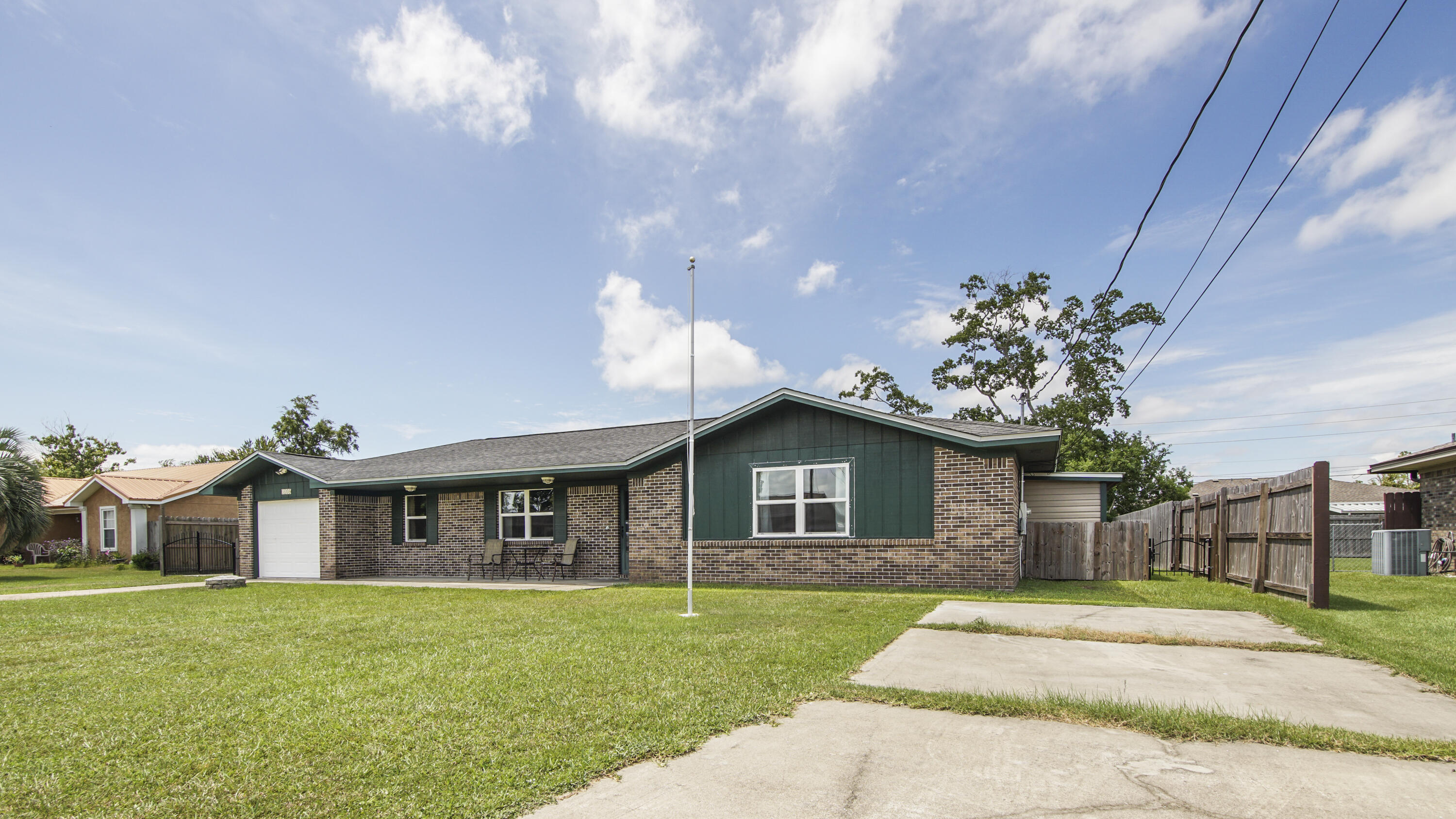 FOREST SHORES - Residential